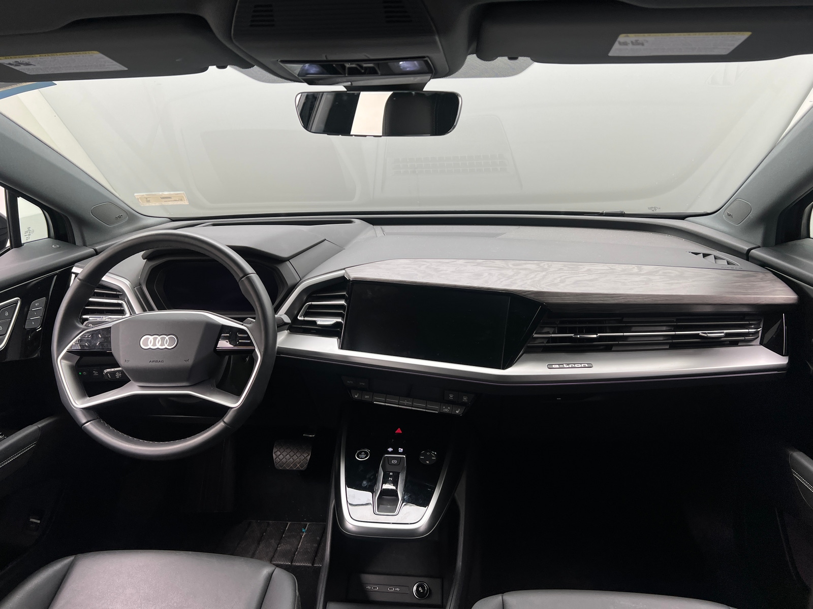 Thumbnail: 2024 Audi Q4 e-tron - 2