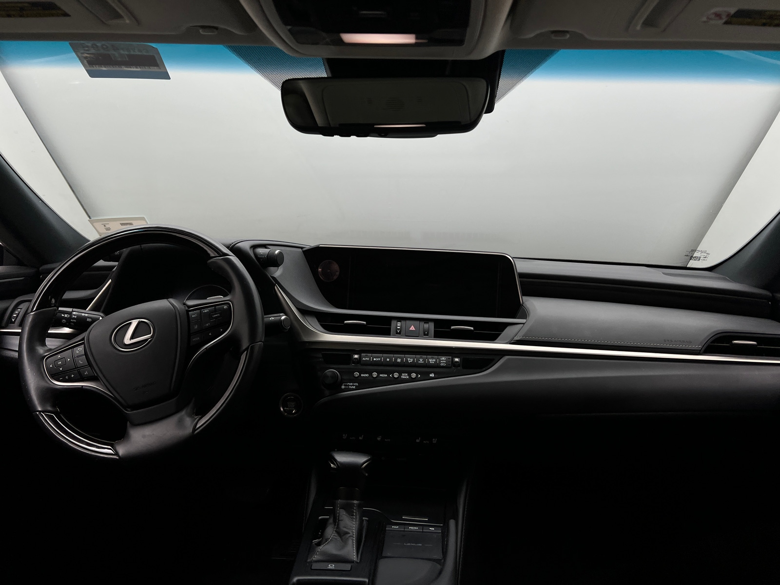 Thumbnail: 2020 Lexus ES - 2