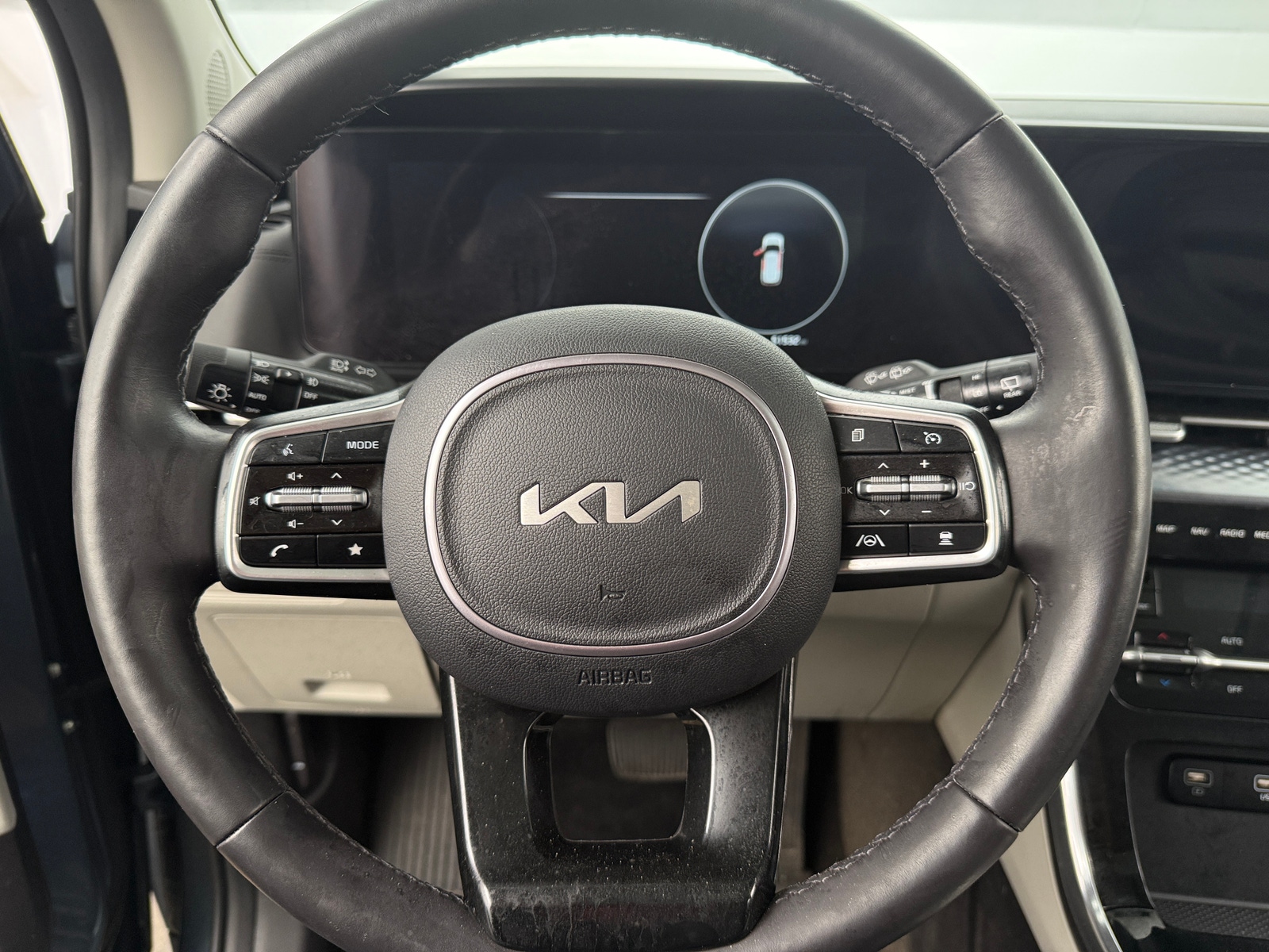 Thumbnail: 2024 Kia Carnival - 4