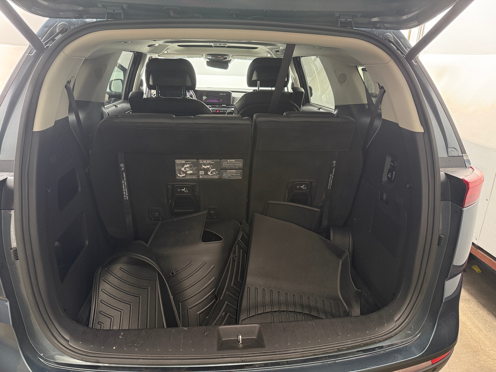 Thumbnail: 2024 Kia Carnival - 6