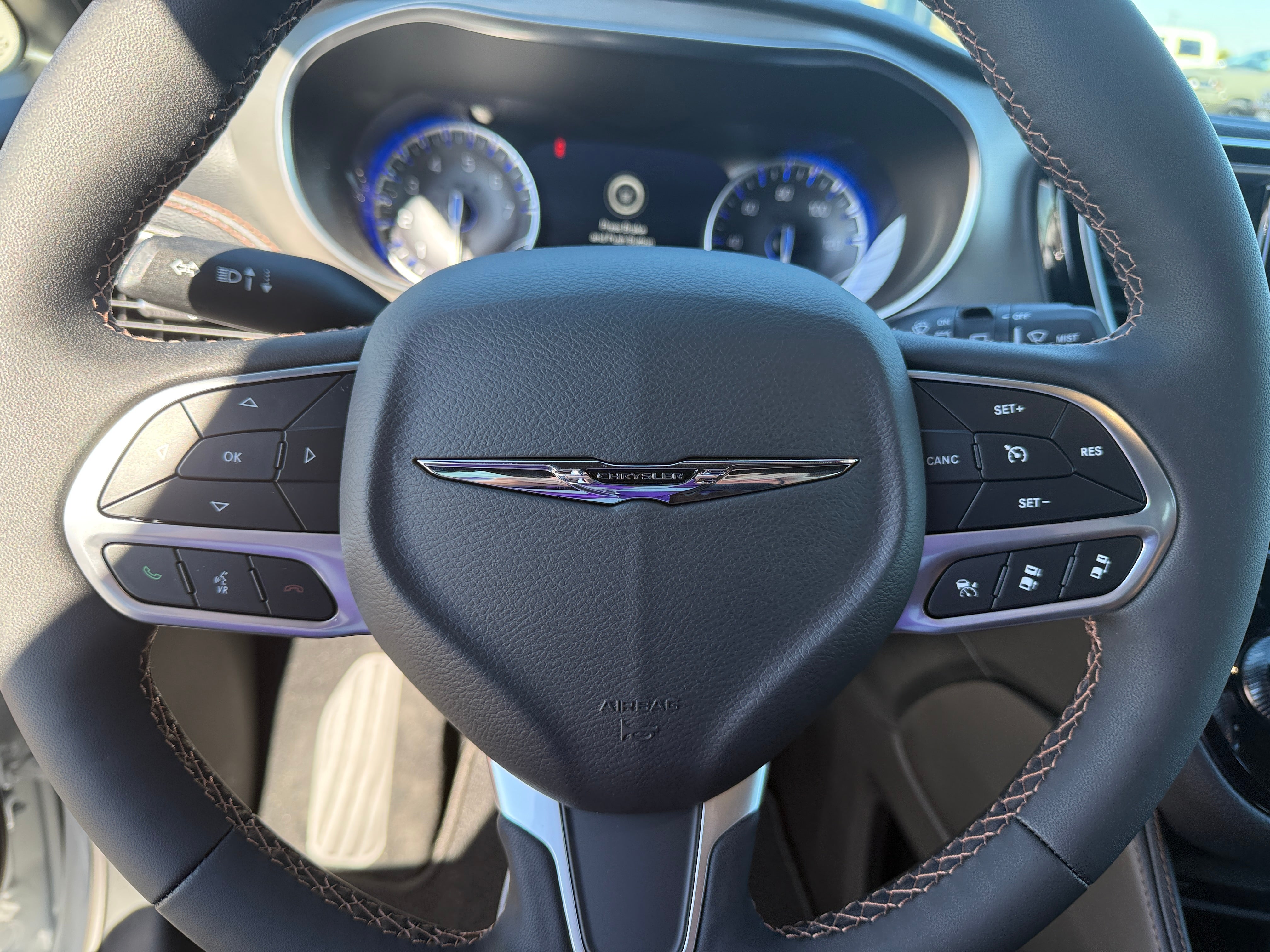 2026 Chrysler Pacifica Pinnacle's photo