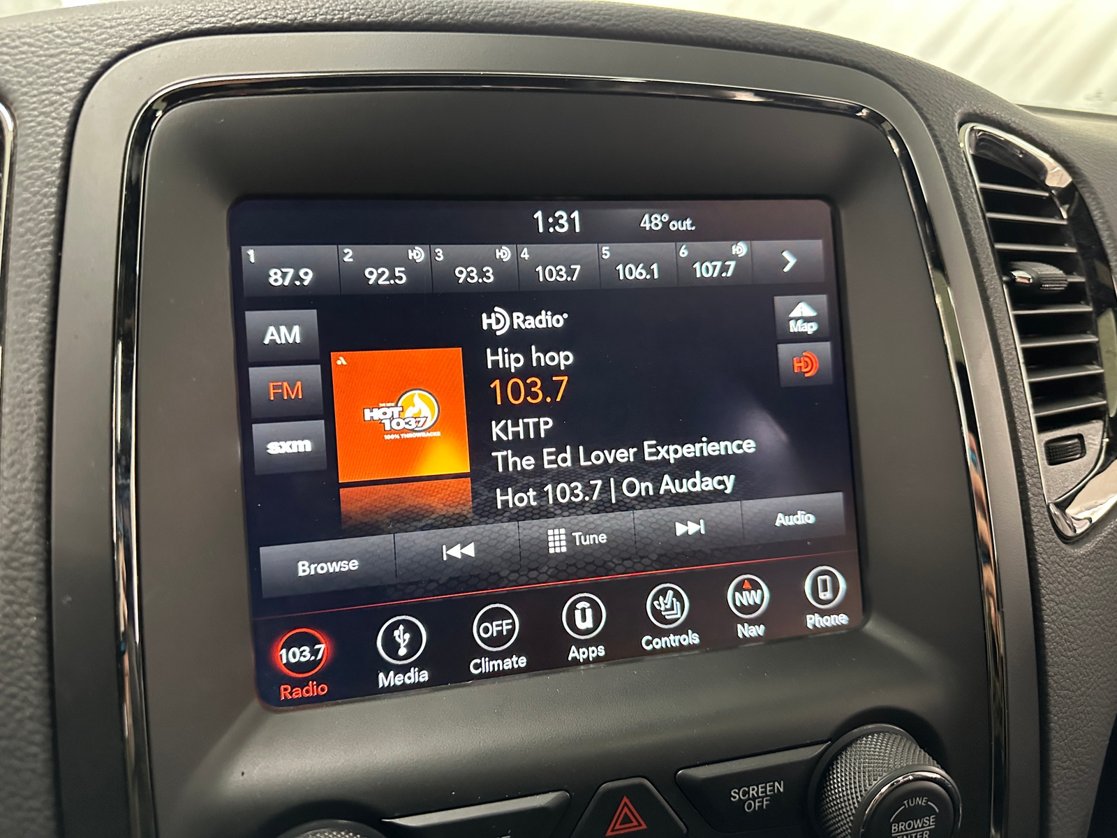 Thumbnail: 2019 Dodge Durango - 3