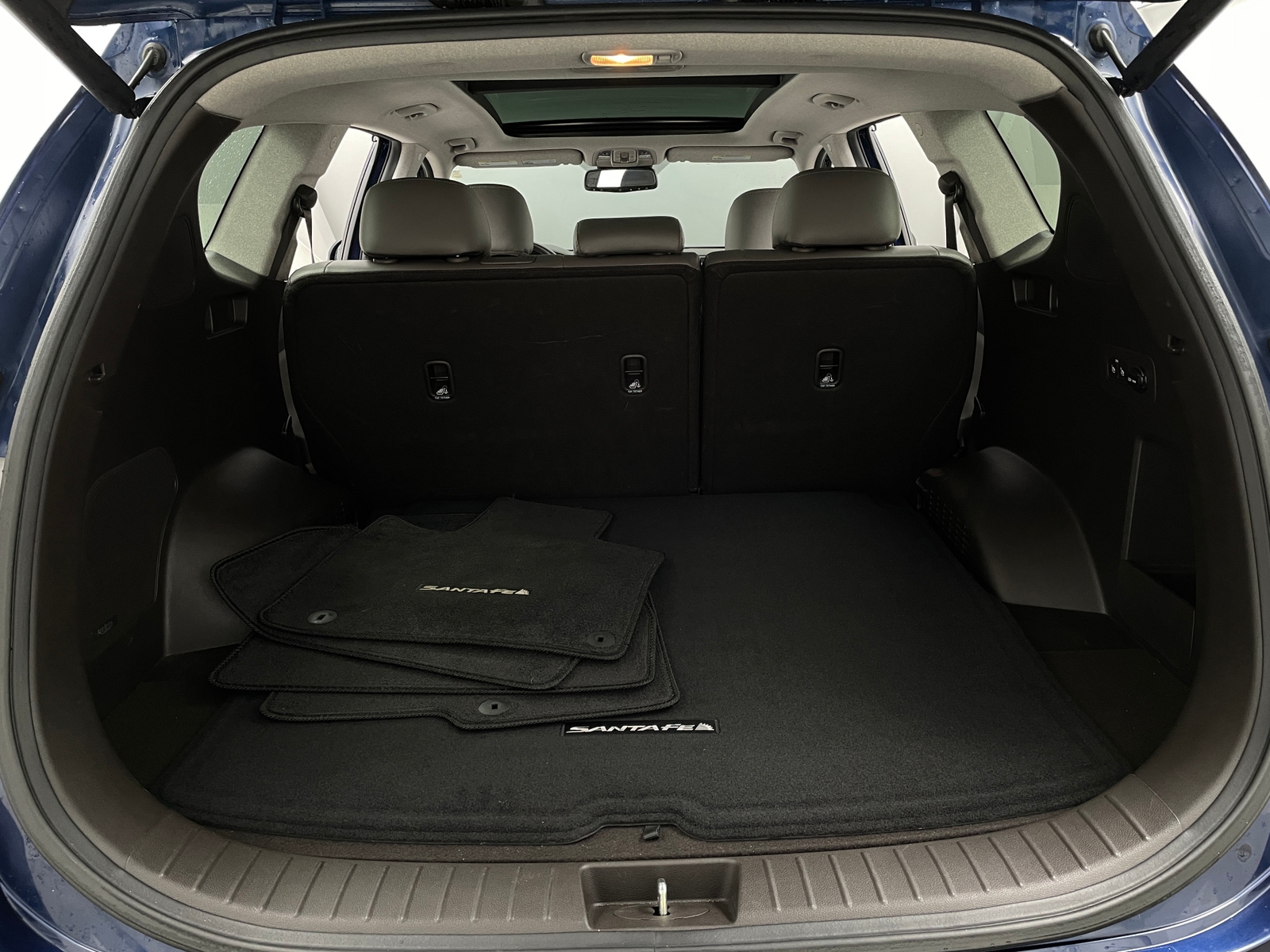 Thumbnail: 2020 Hyundai Santa Fe - 6