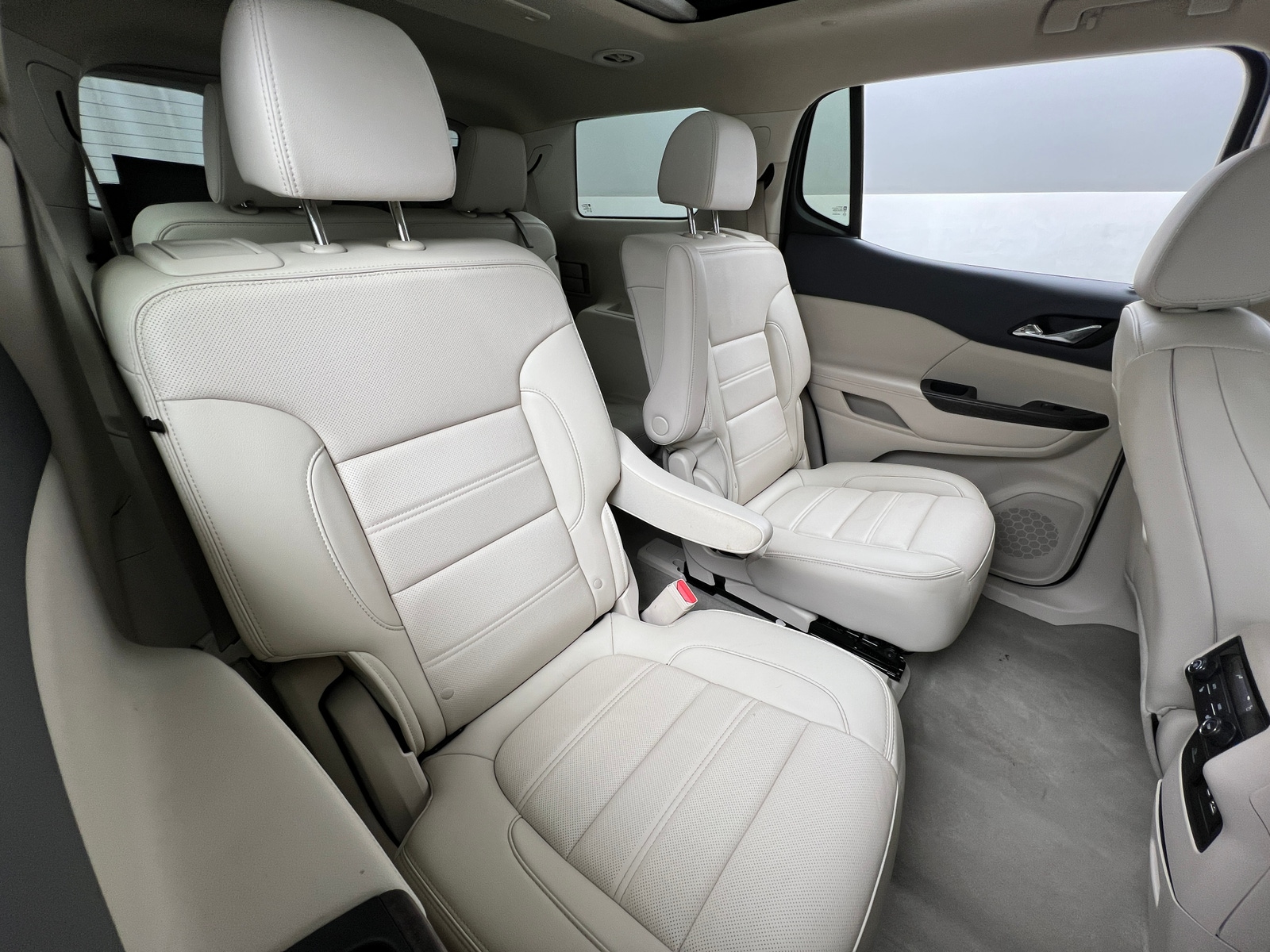 Thumbnail: 2022 GMC Acadia - 5