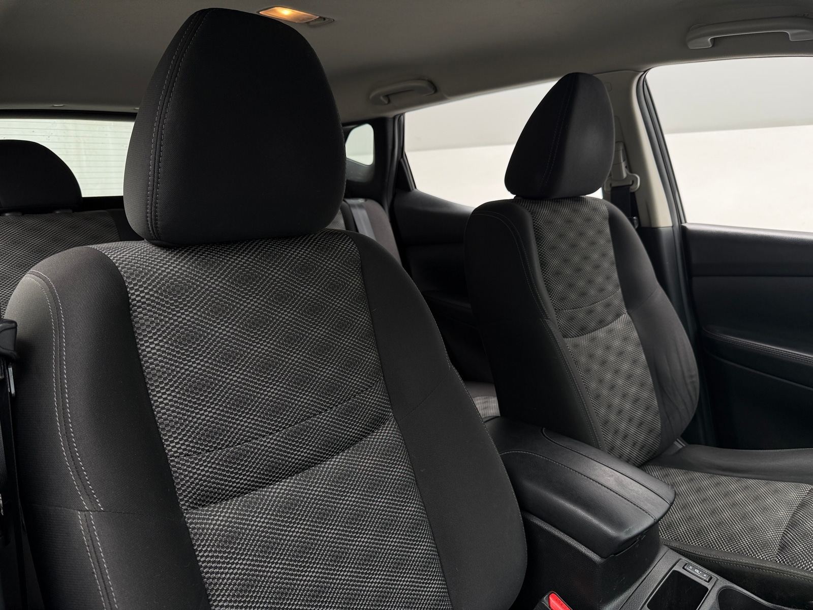 Thumbnail: 2017 Nissan Rogue Sport - 2