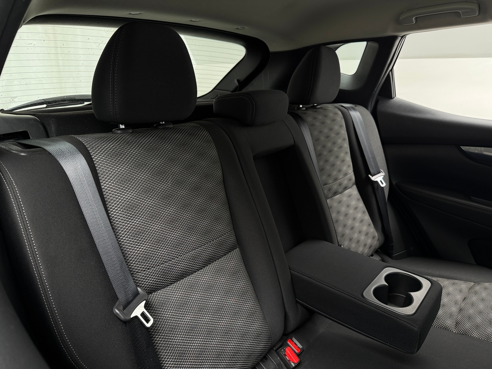 Thumbnail: 2017 Nissan Rogue Sport - 6