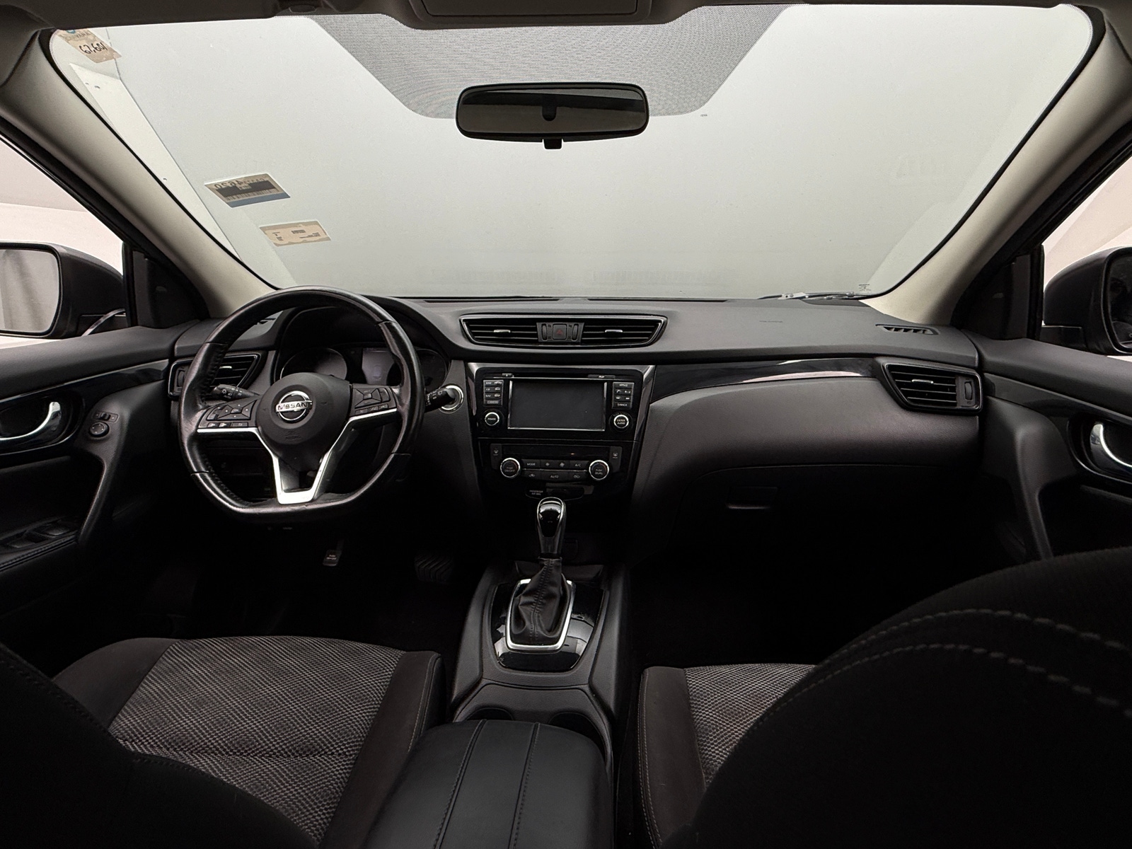 Thumbnail: 2017 Nissan Rogue Sport - 3