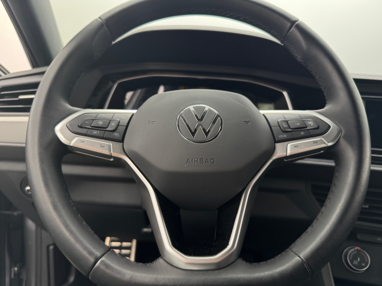 Thumbnail: 2023 Volkswagen Jetta - 5