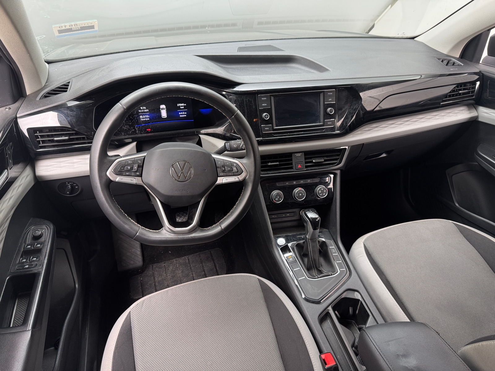 Thumbnail: 2023 Volkswagen Taos - 3