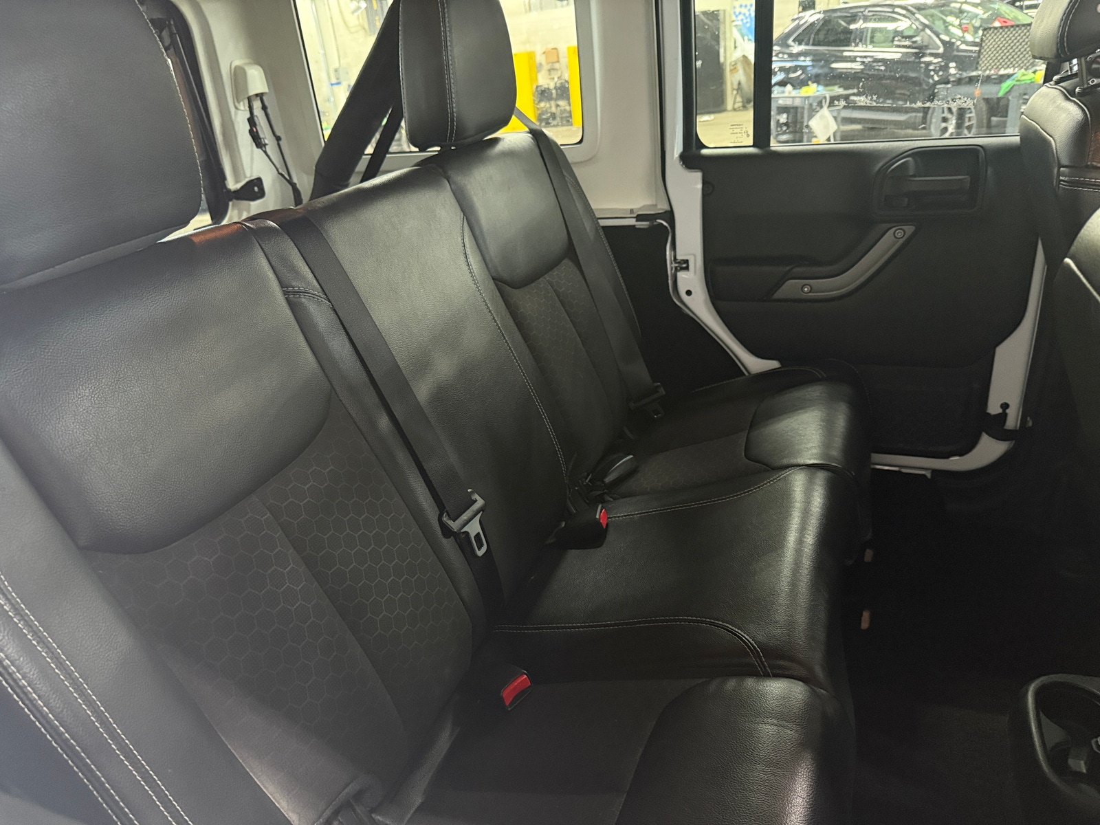 Thumbnail: 2016 Jeep Wrangler - 5