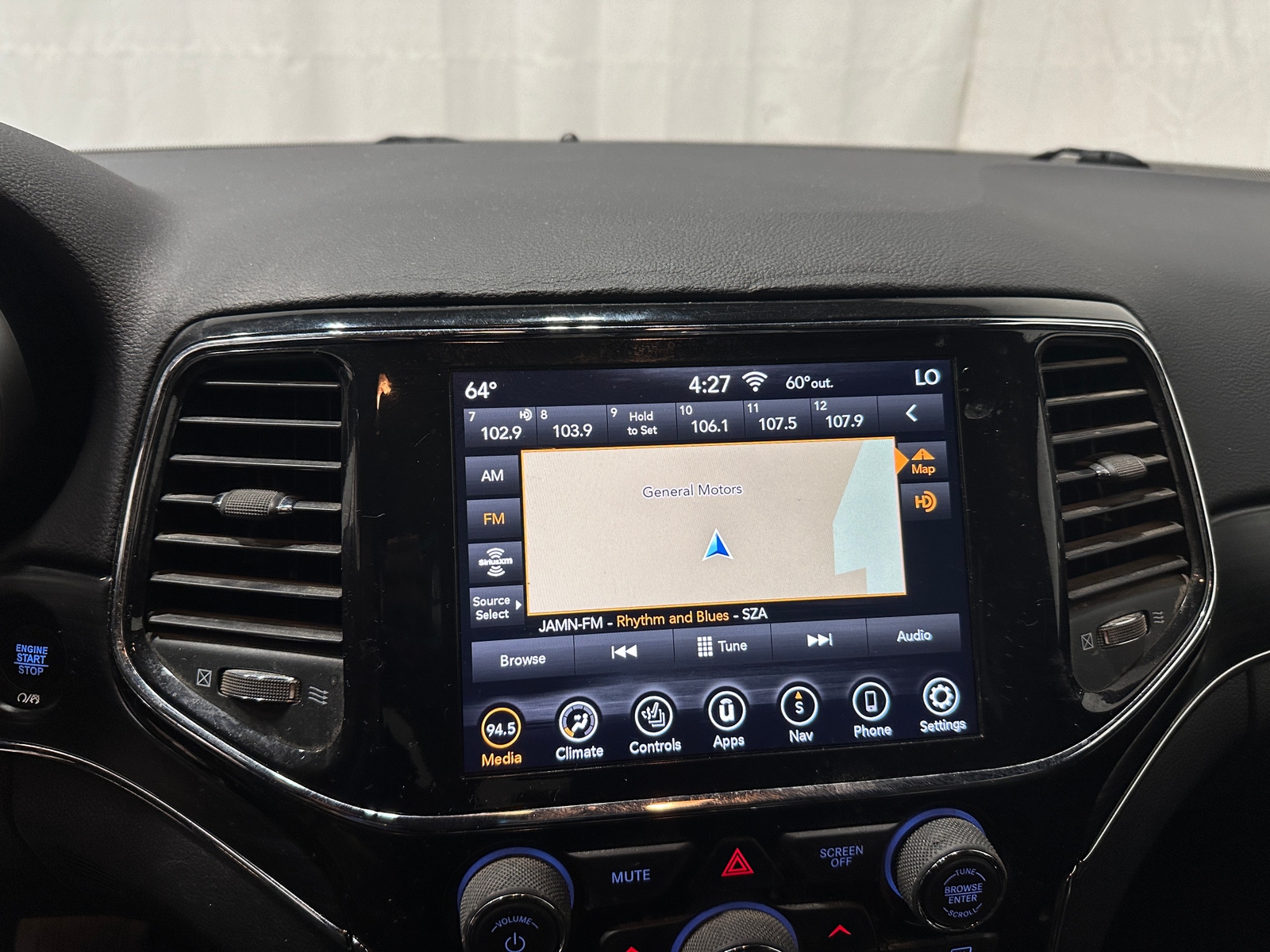 Thumbnail: 2020 Jeep Grand Cherokee - 3