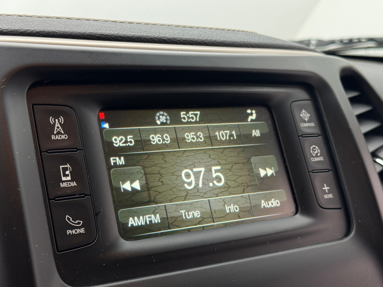 Thumbnail: 2017 Jeep Cherokee - 4