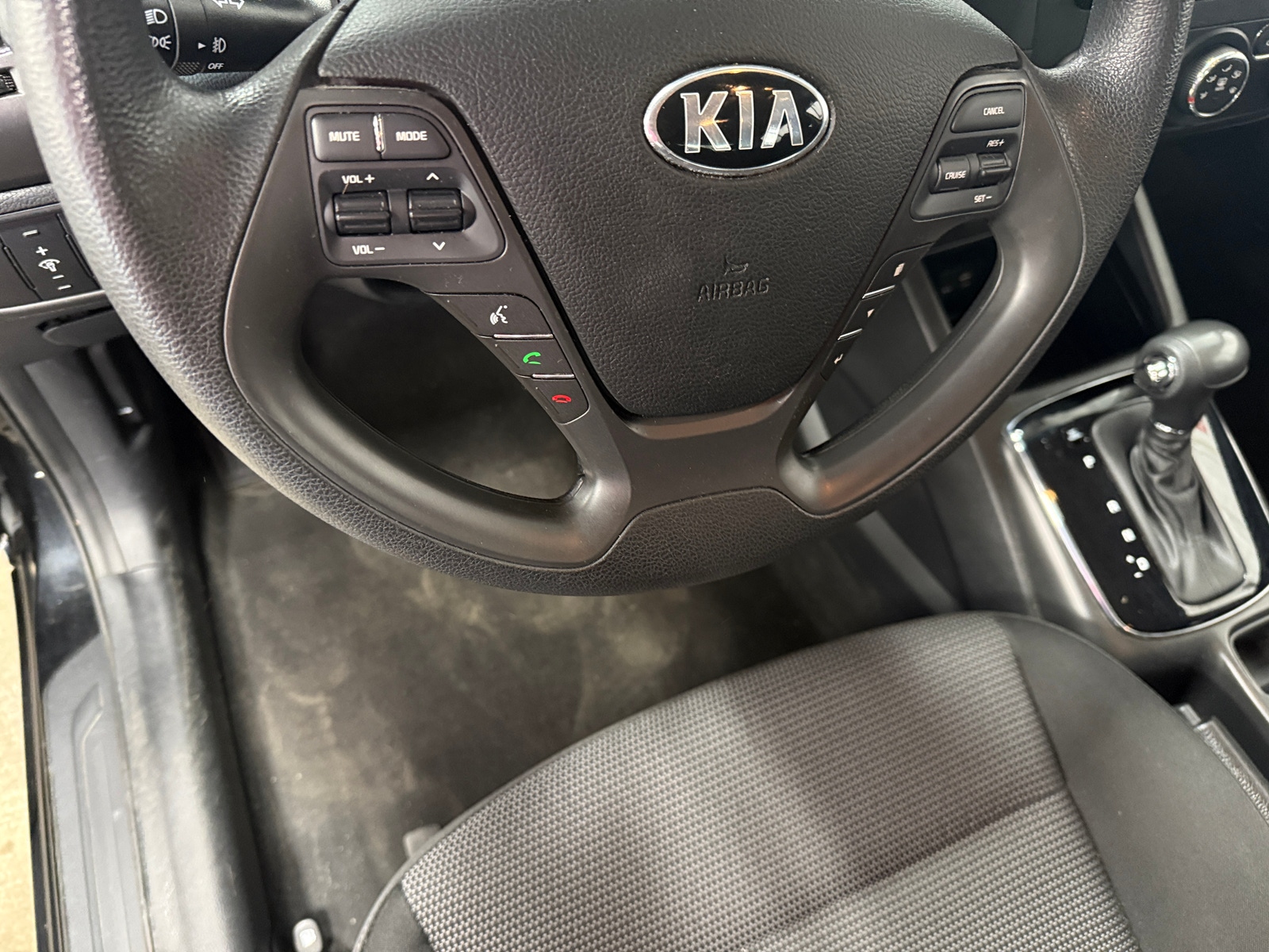 Thumbnail: 2017 Kia Forte - 5