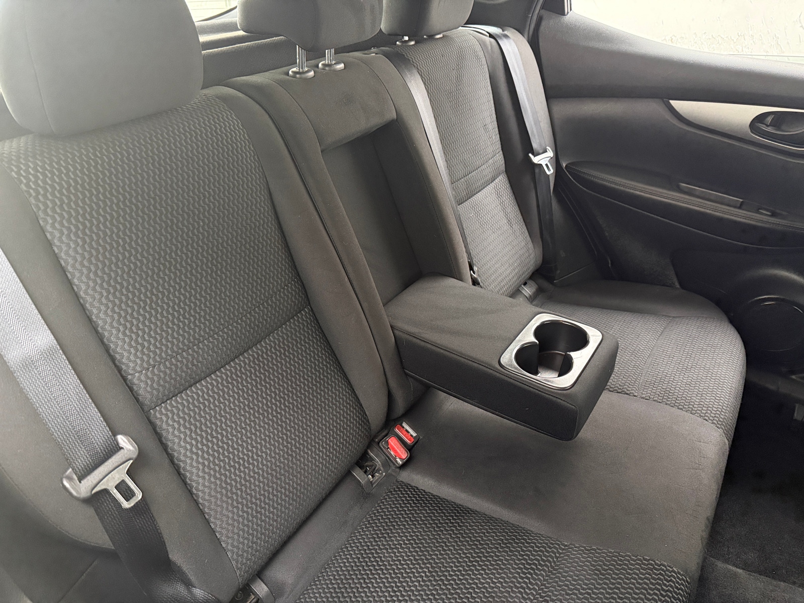 Thumbnail: 2018 Nissan Rogue Sport - 6