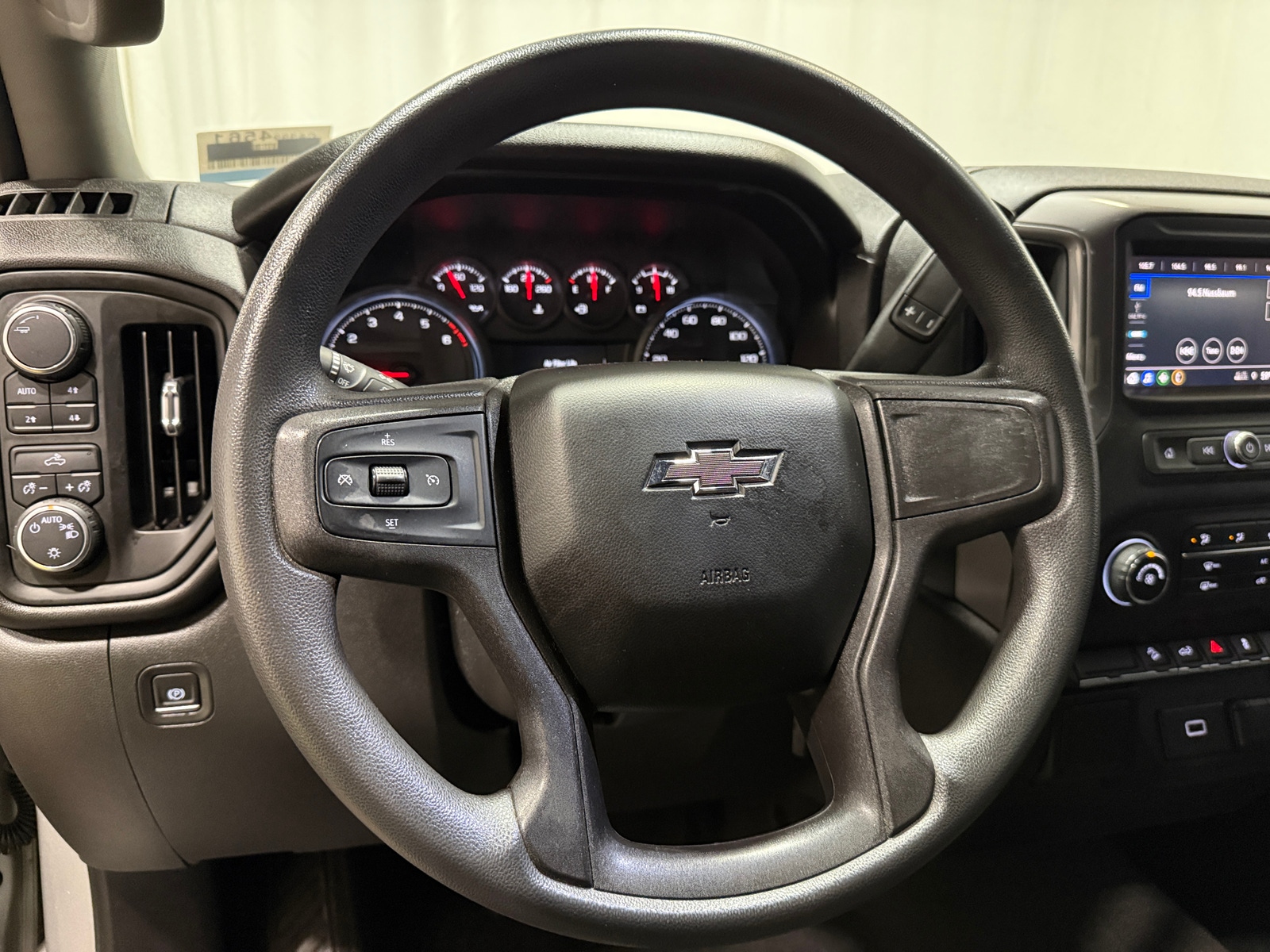 Thumbnail: 2020 Chevrolet Silverado 1500 - 5