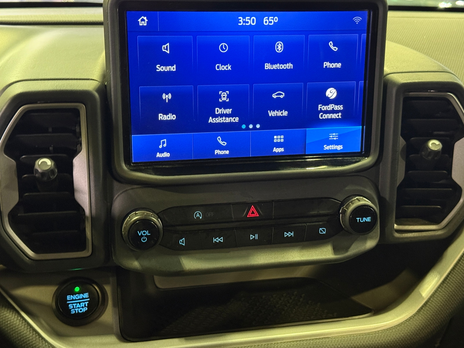 Thumbnail: 2021 Ford Bronco Sport - 4