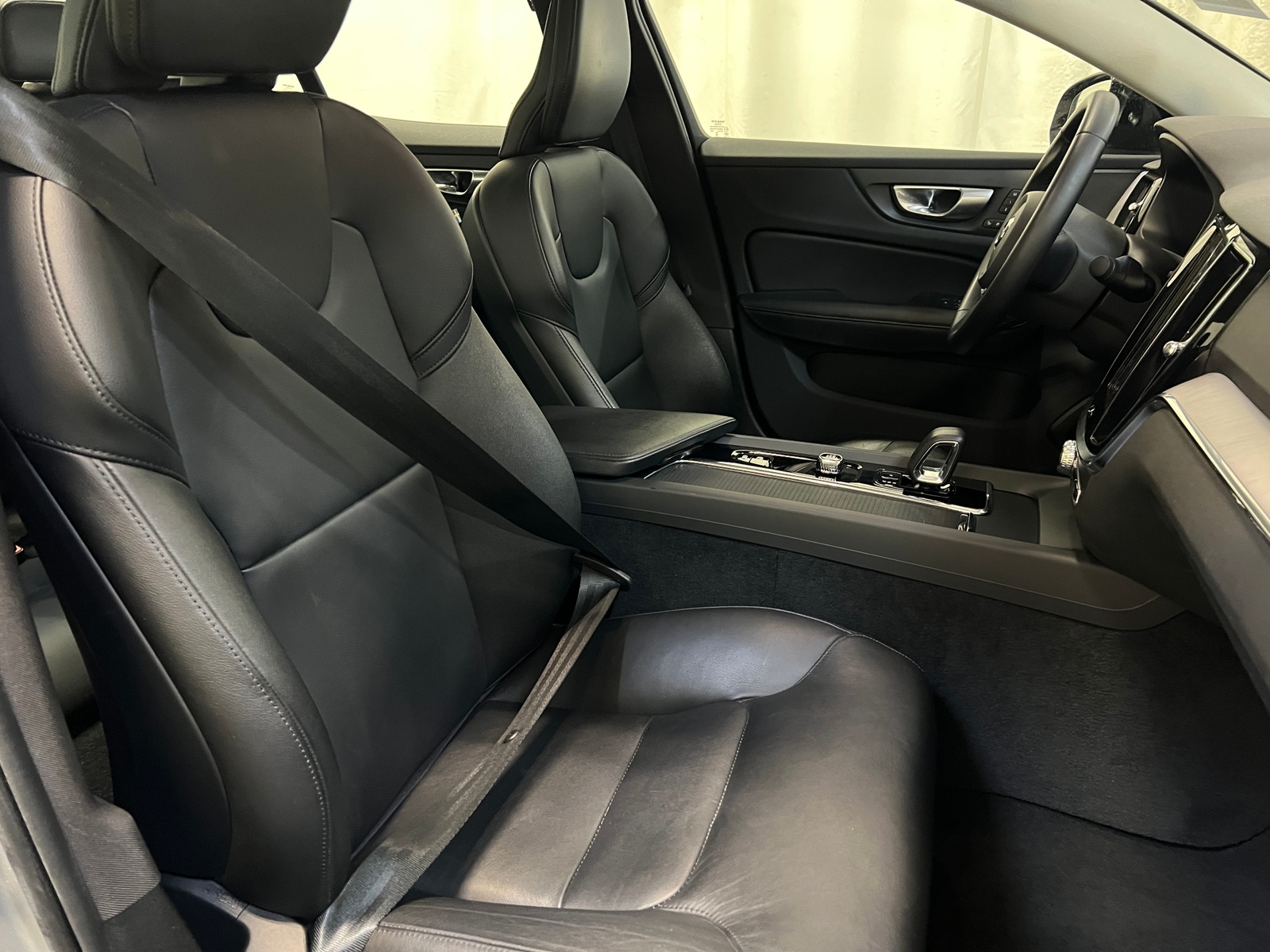 Thumbnail: 2024 Volvo S60 - 2