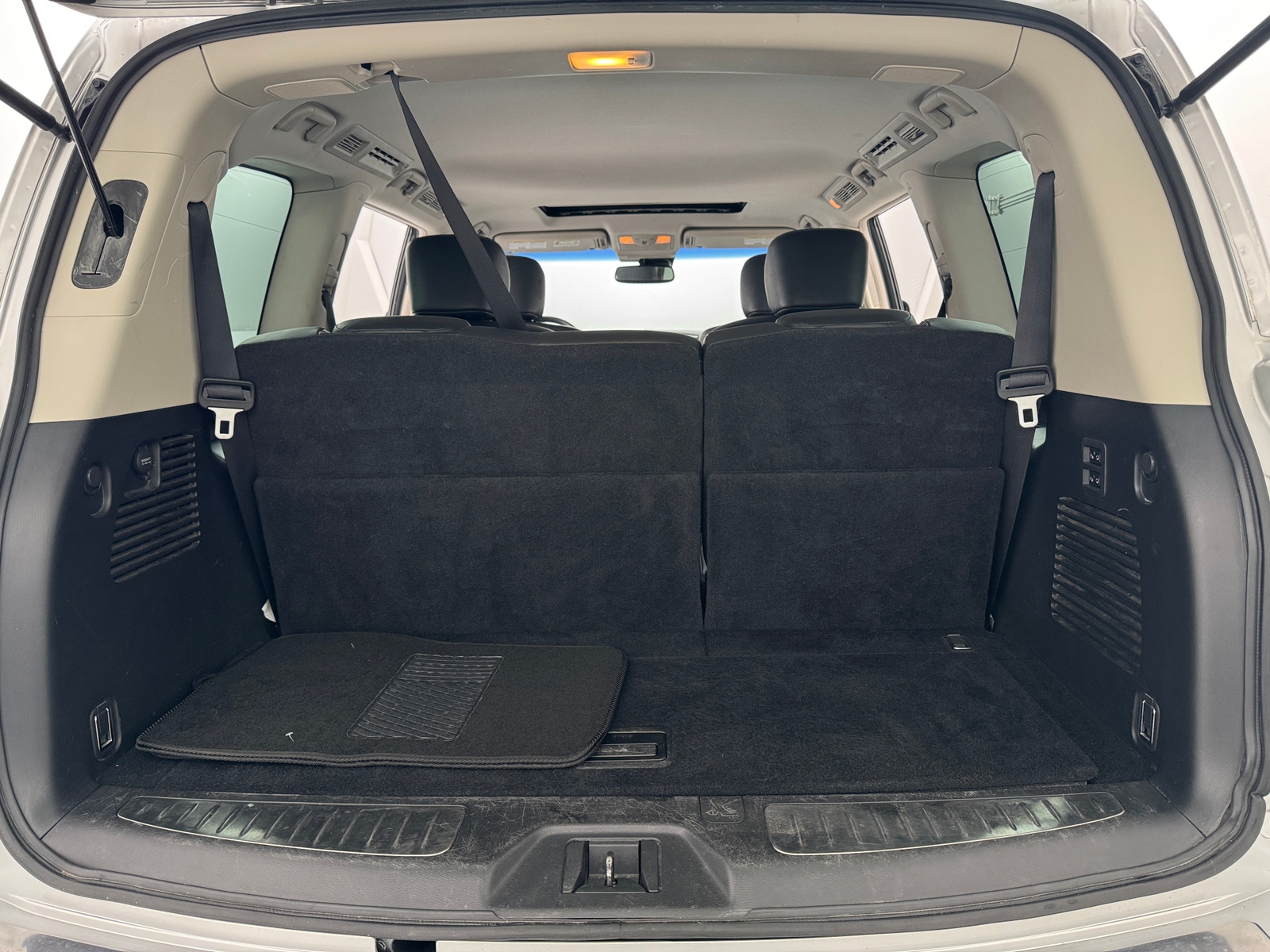 Thumbnail: 2017 INFINITI QX80 - 6