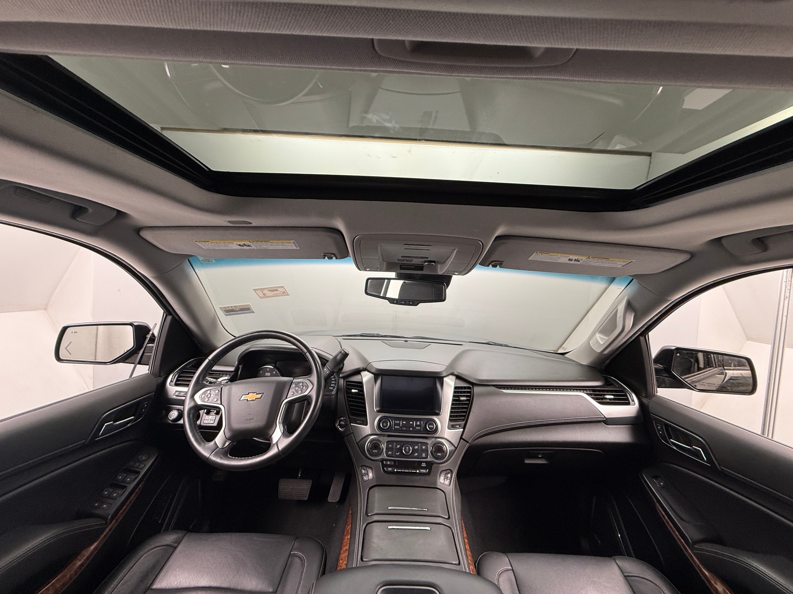 Thumbnail: 2019 Chevrolet Tahoe - 2