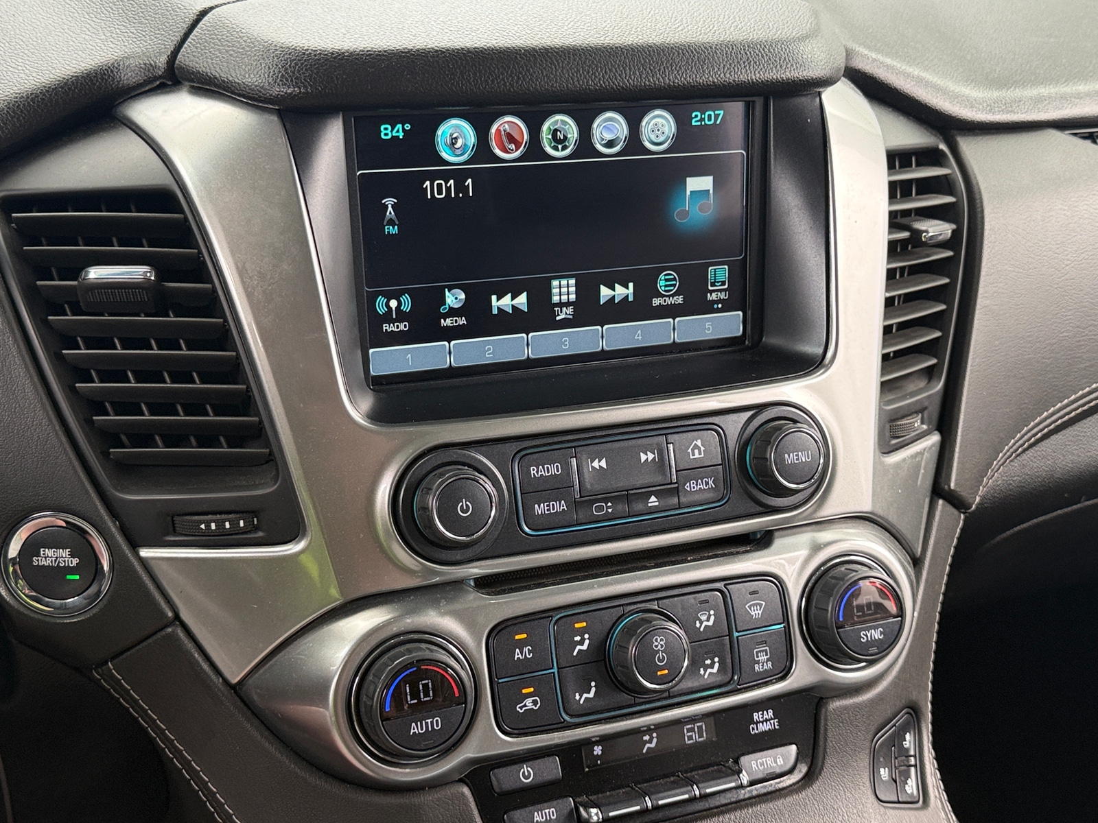 Thumbnail: 2019 Chevrolet Tahoe - 3