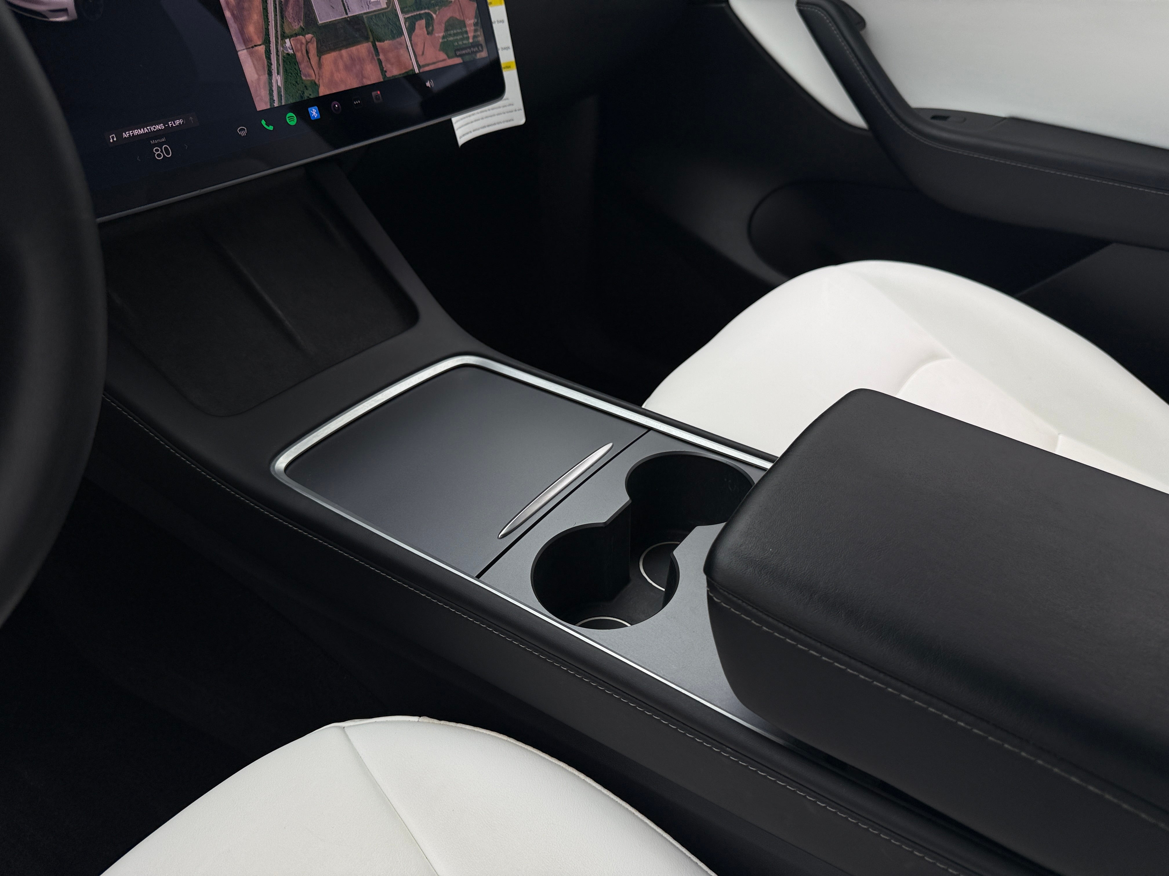 Used 2021 Tesla Model Y Long Range with VIN 5YJYGDEE5MF201667 for sale in Oak Creek, WI