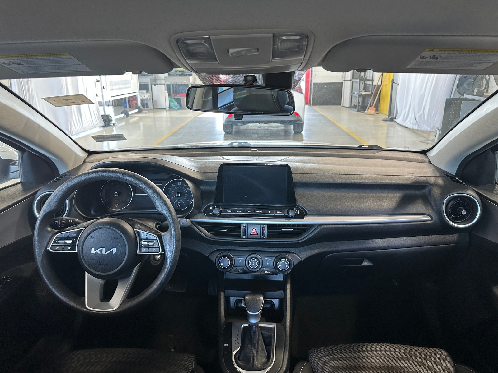 Thumbnail: 2023 Kia Forte - 3