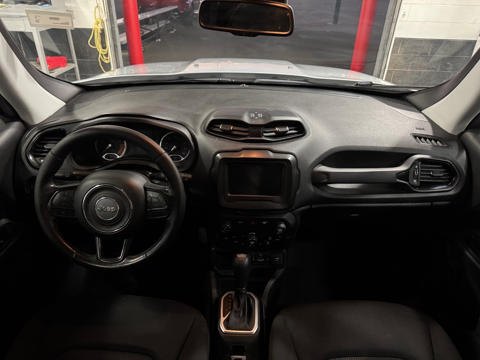 Thumbnail: 2019 Jeep Renegade - 3