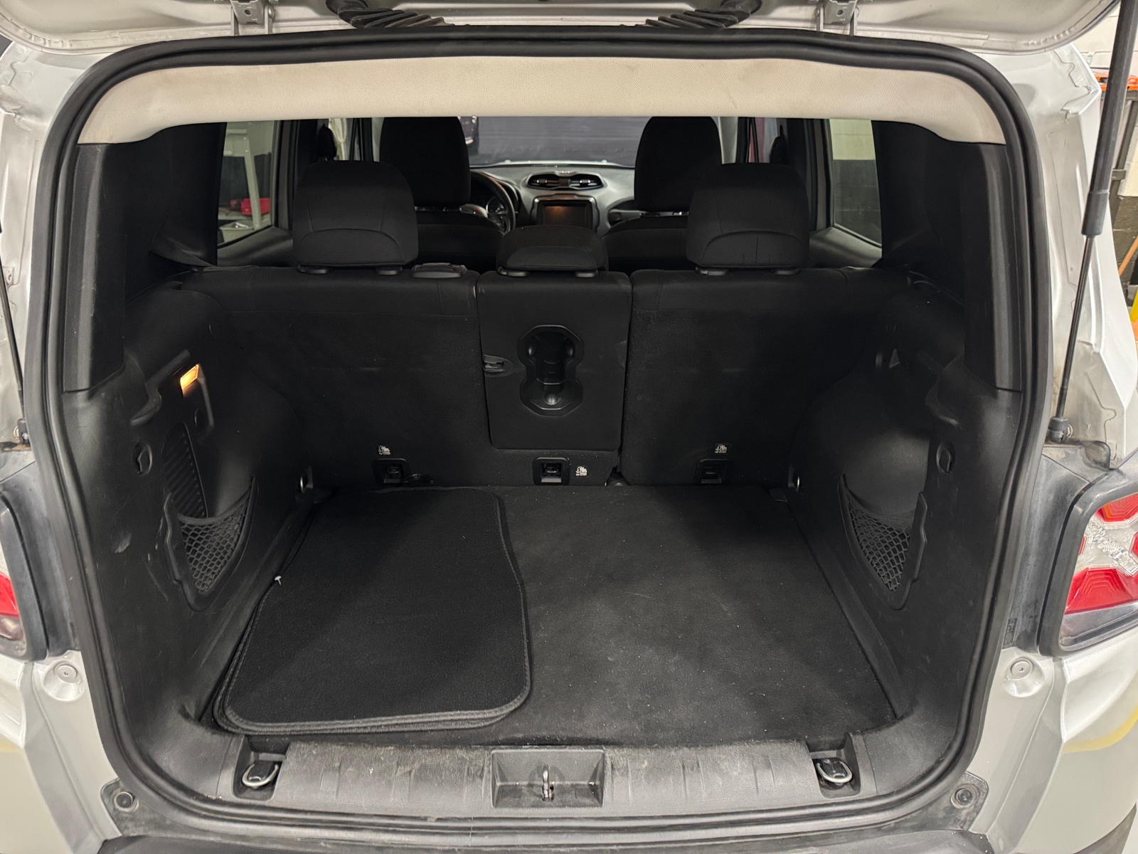 Thumbnail: 2019 Jeep Renegade - 7