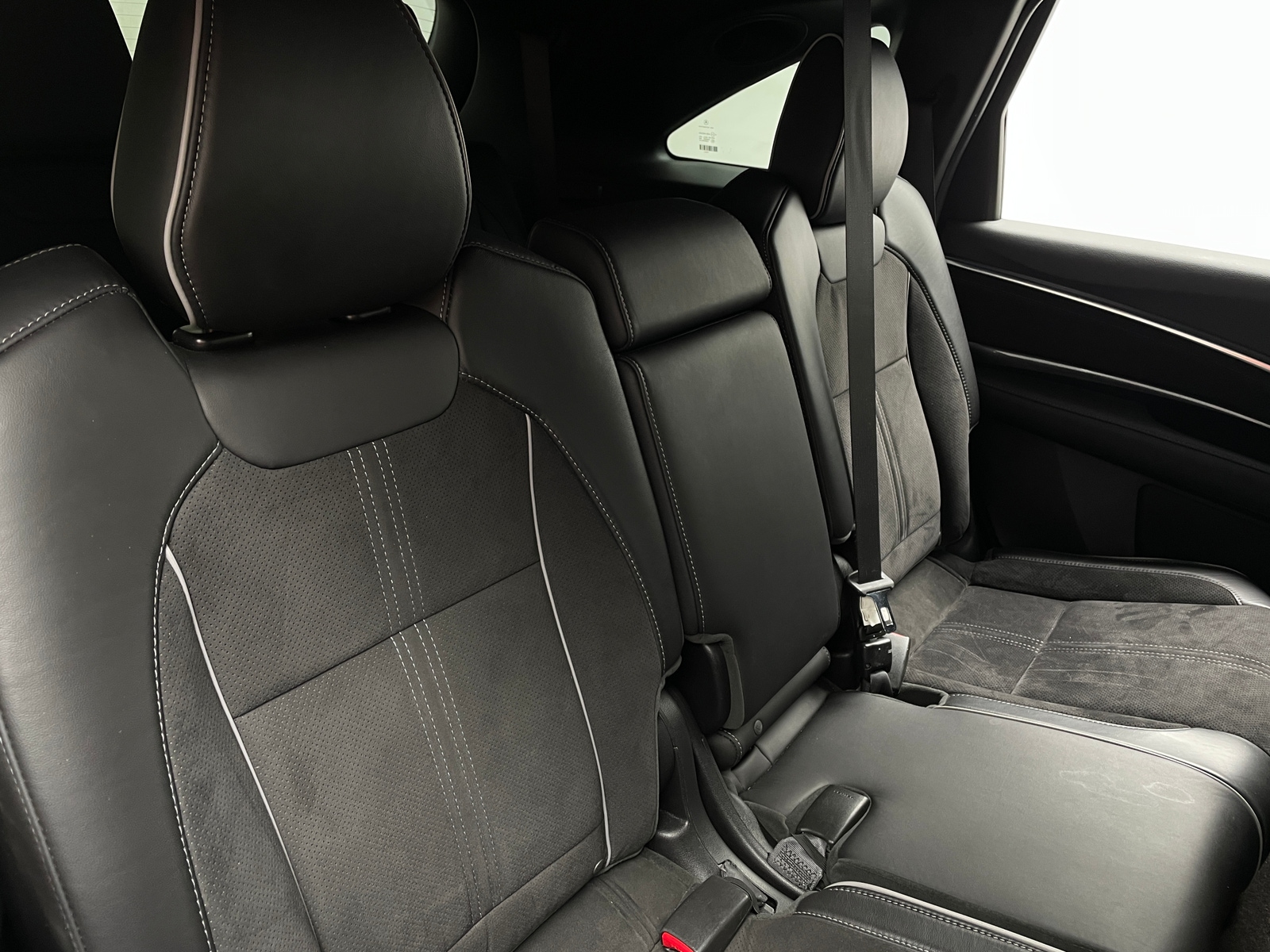 Thumbnail: 2020 Acura MDX - 5