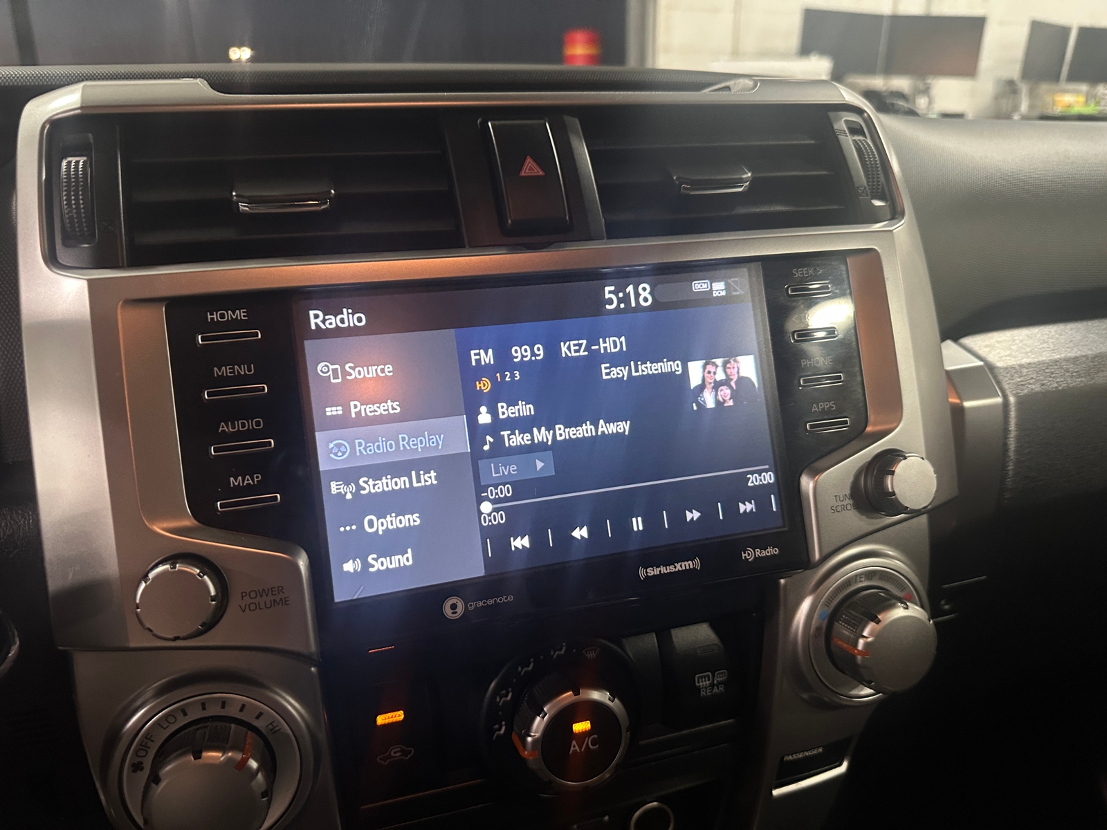 Thumbnail: 2022 Toyota 4Runner - 4