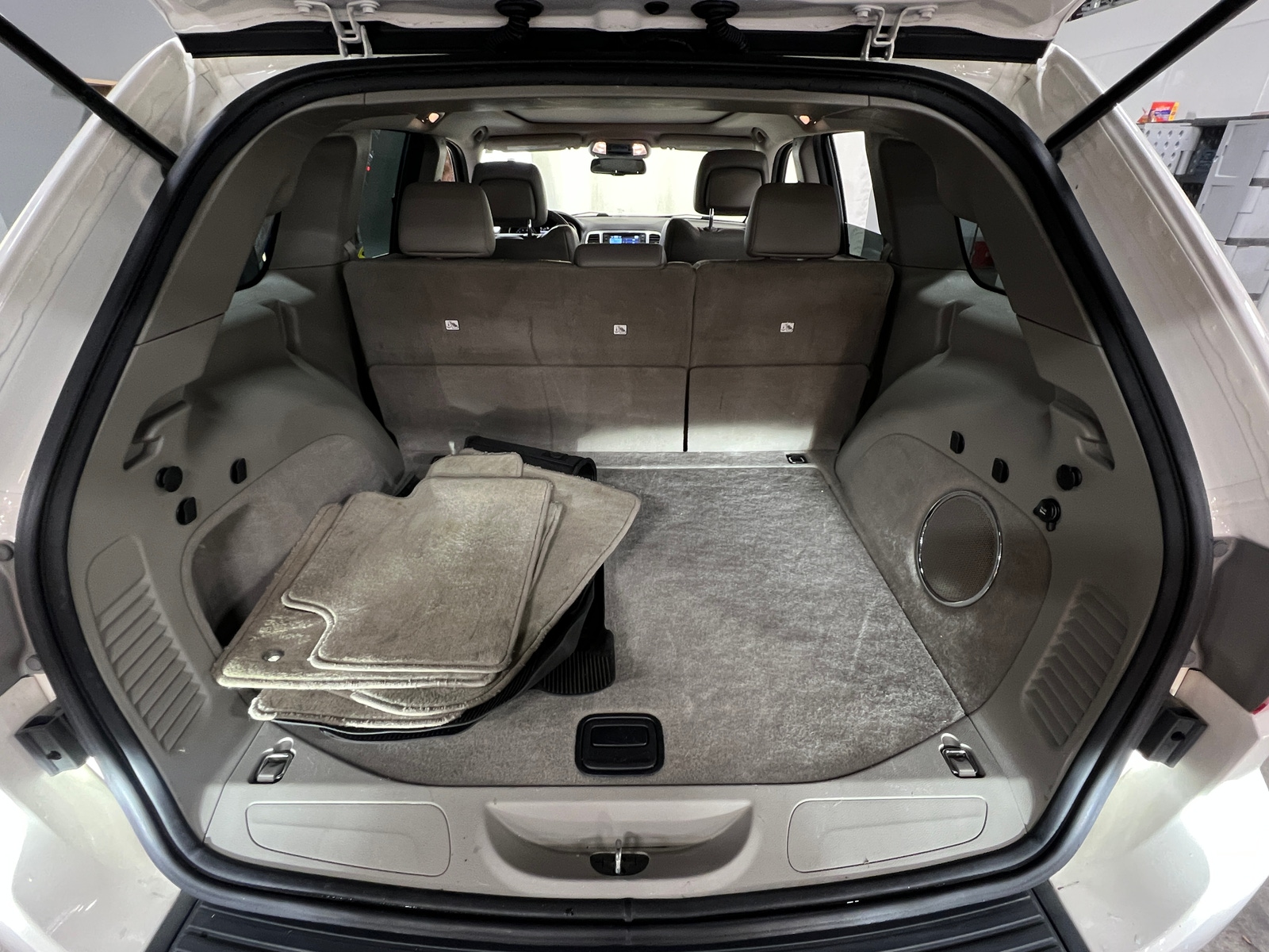 Thumbnail: 2012 Jeep Grand Cherokee - 6