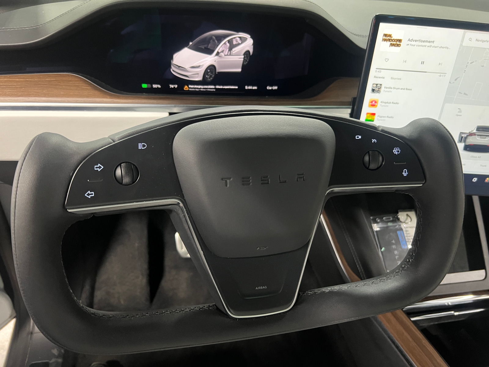 Thumbnail: 2022 Tesla Model X - 4