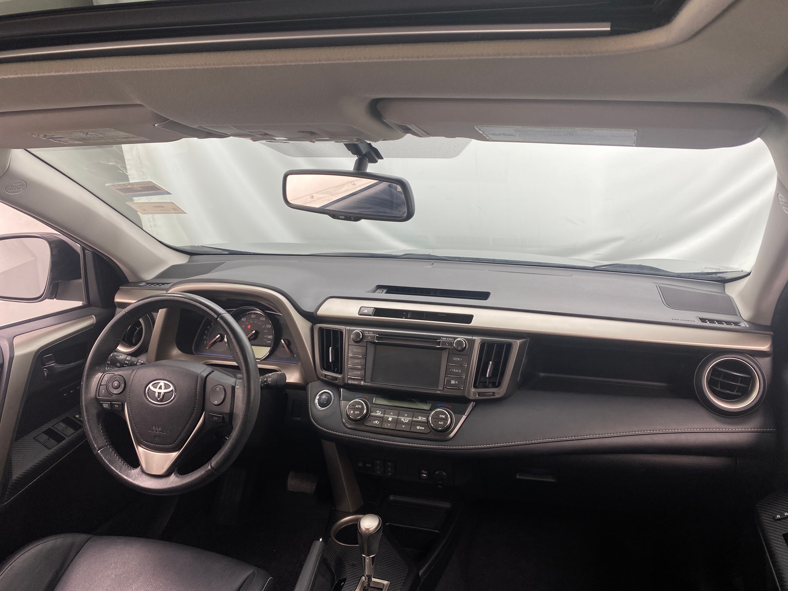 Thumbnail: 2014 Toyota RAV4 - 3