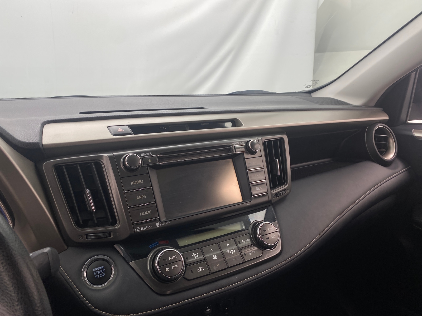 Thumbnail: 2014 Toyota RAV4 - 4