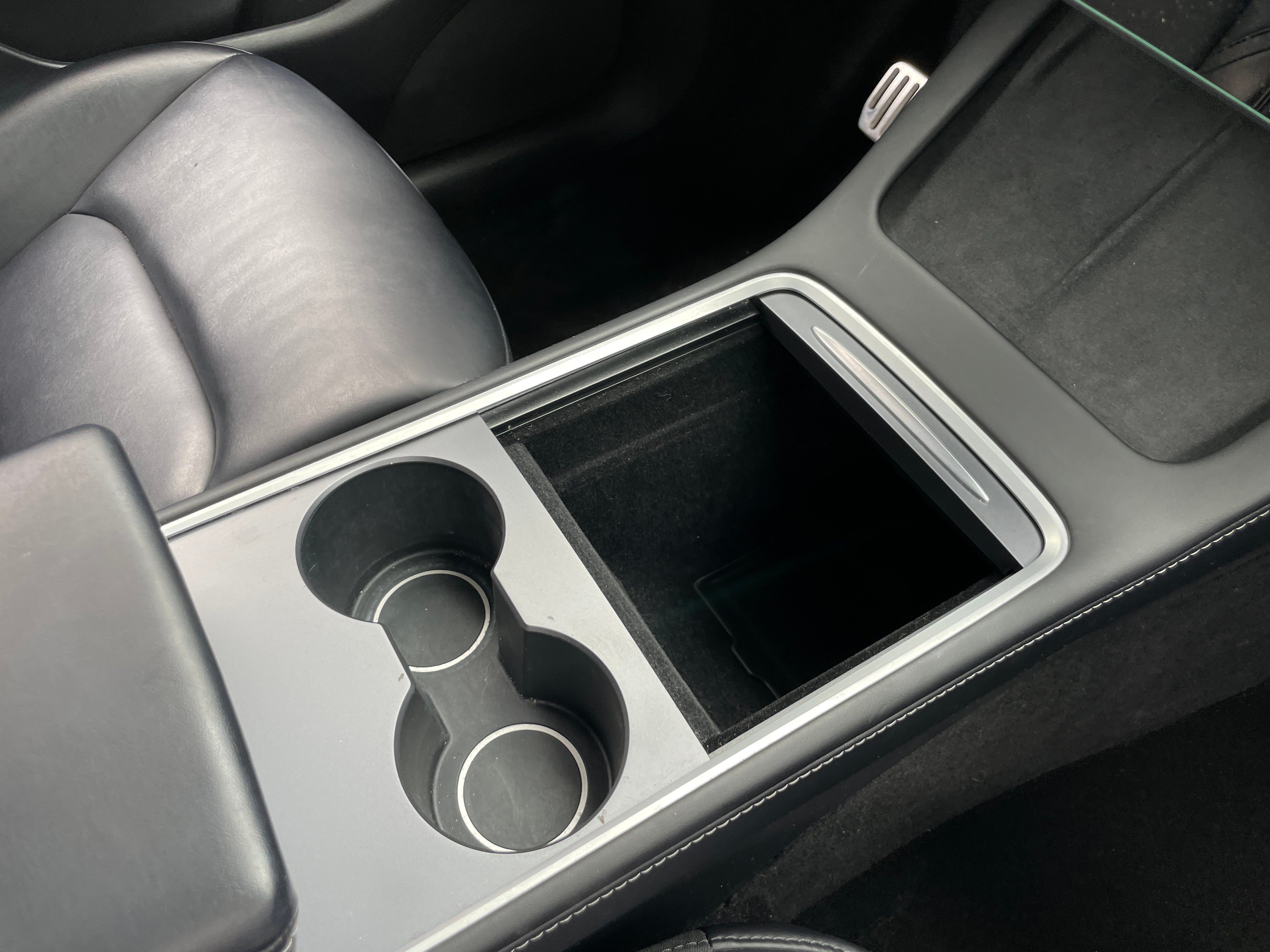 Used 2021 Tesla Model Y Long Range with VIN 5YJYGDEE4MF218167 for sale in Oak Creek, WI