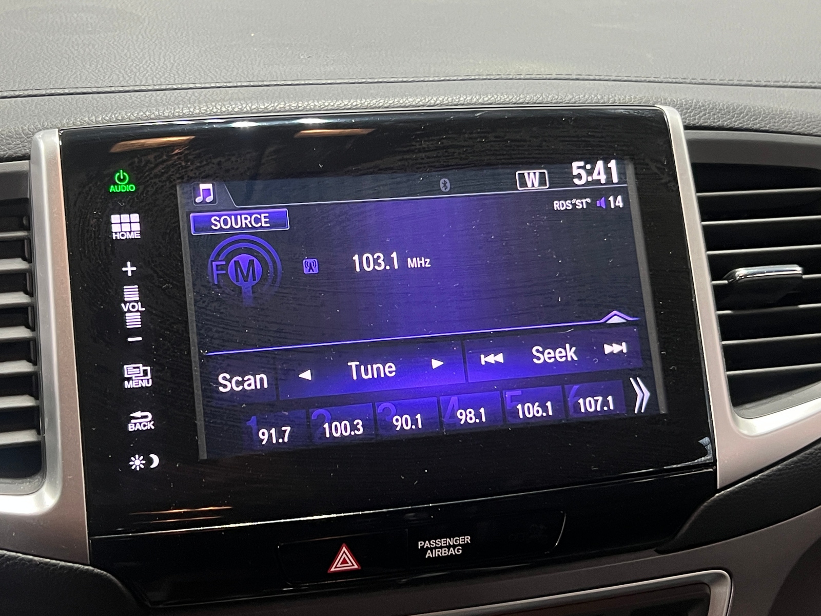 Thumbnail: 2016 Honda Pilot - 4