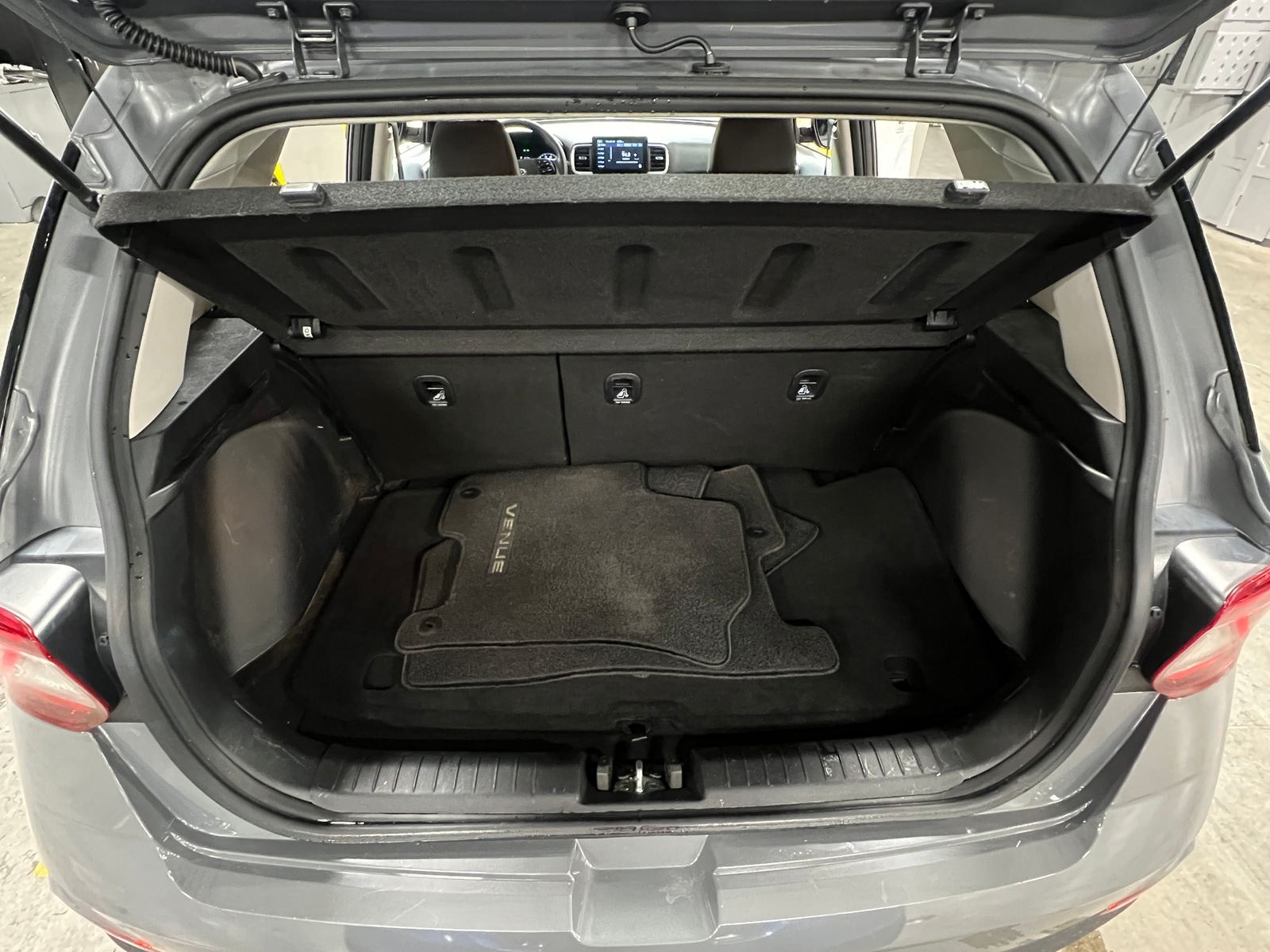 Thumbnail: 2021 Hyundai Venue - 7