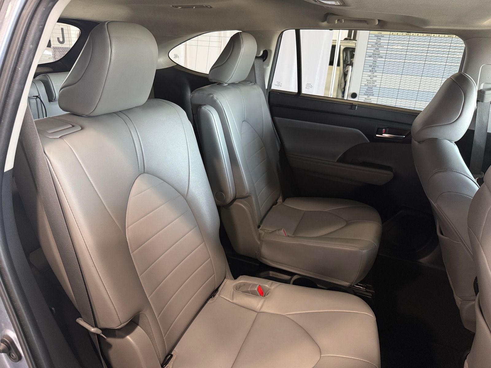 Thumbnail: 2022 Toyota Highlander - 5