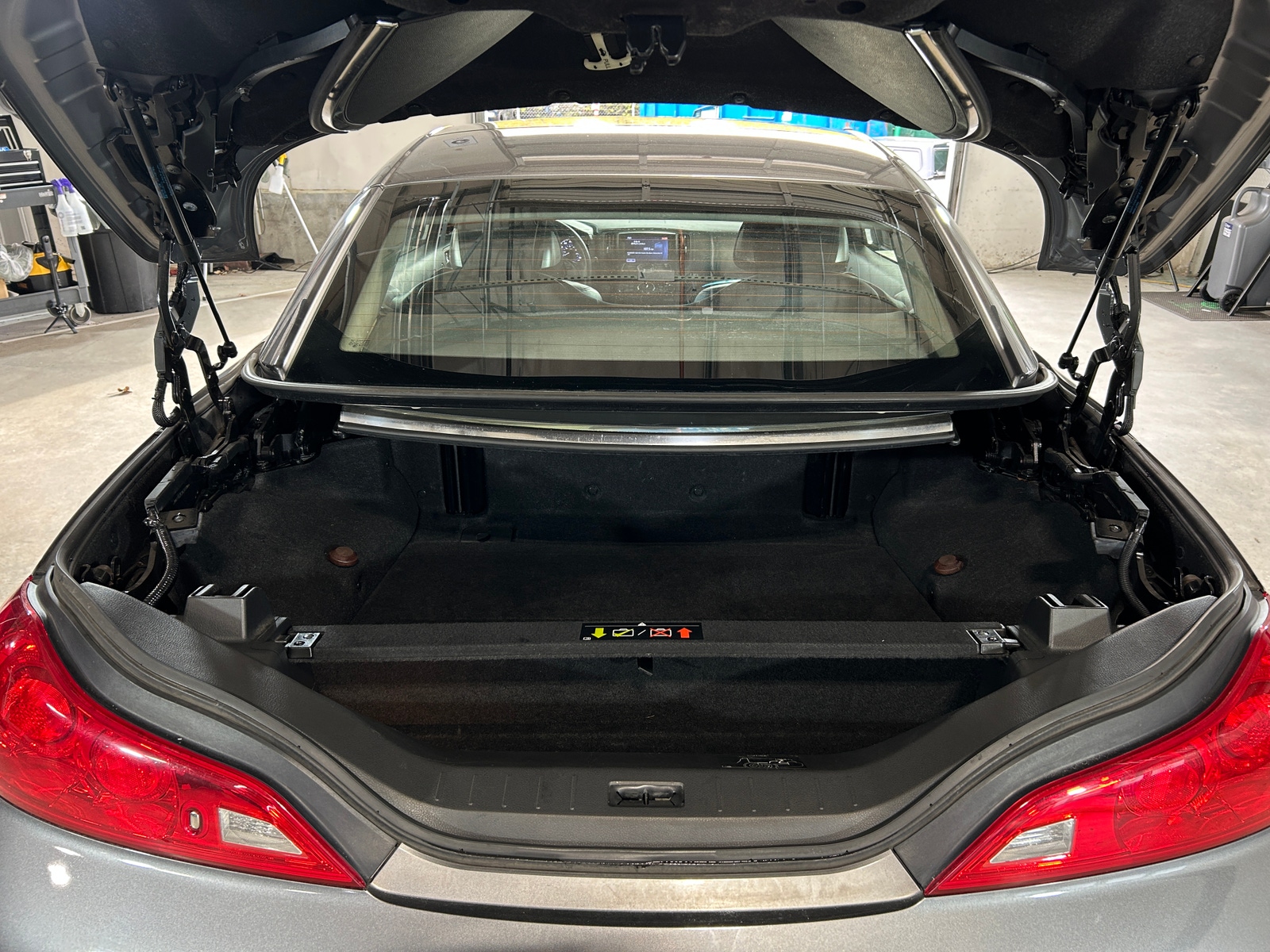 Thumbnail: 2010 INFINITI G37 - 6