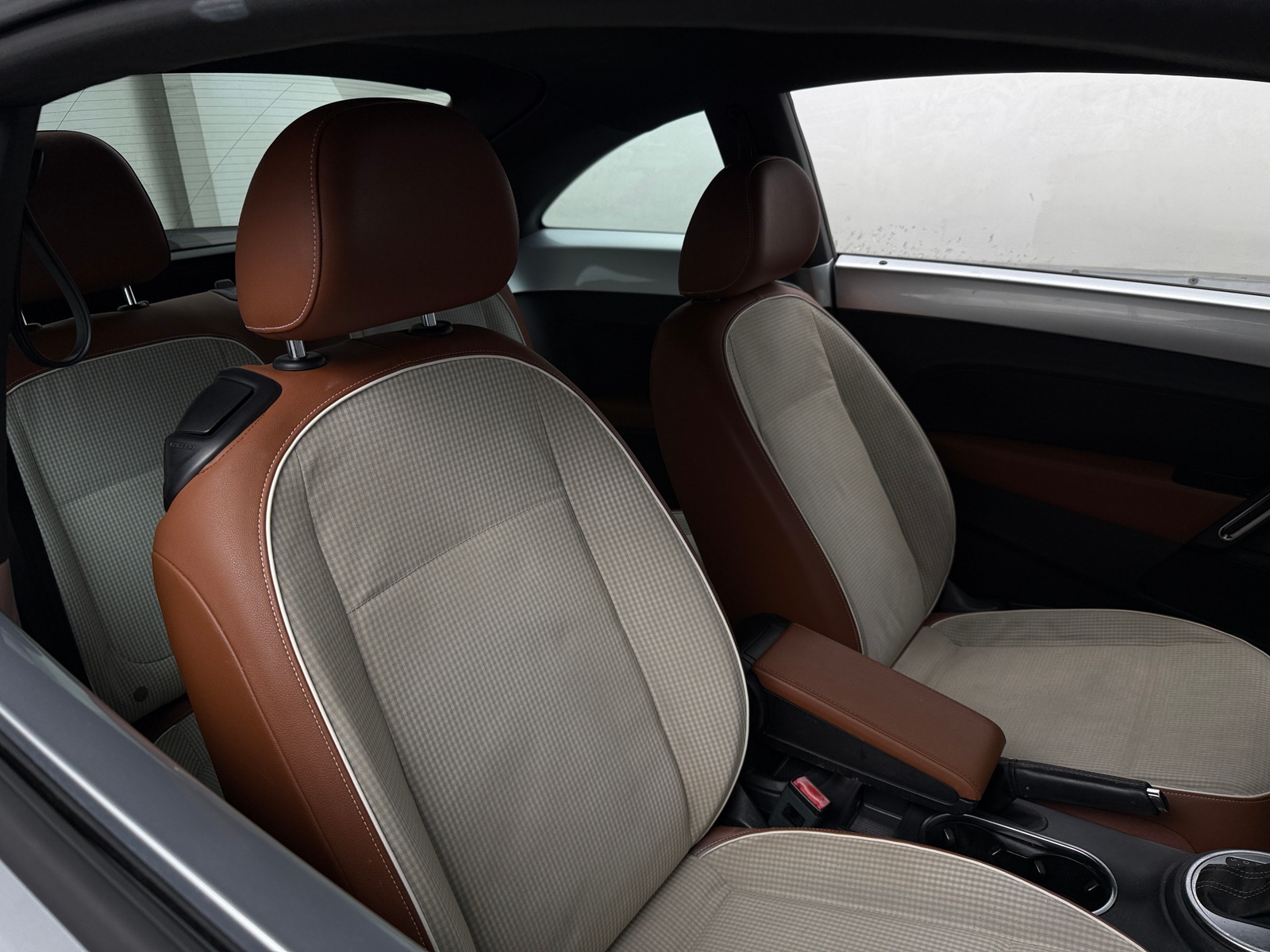 Thumbnail: 2015 Volkswagen Beetle - 2