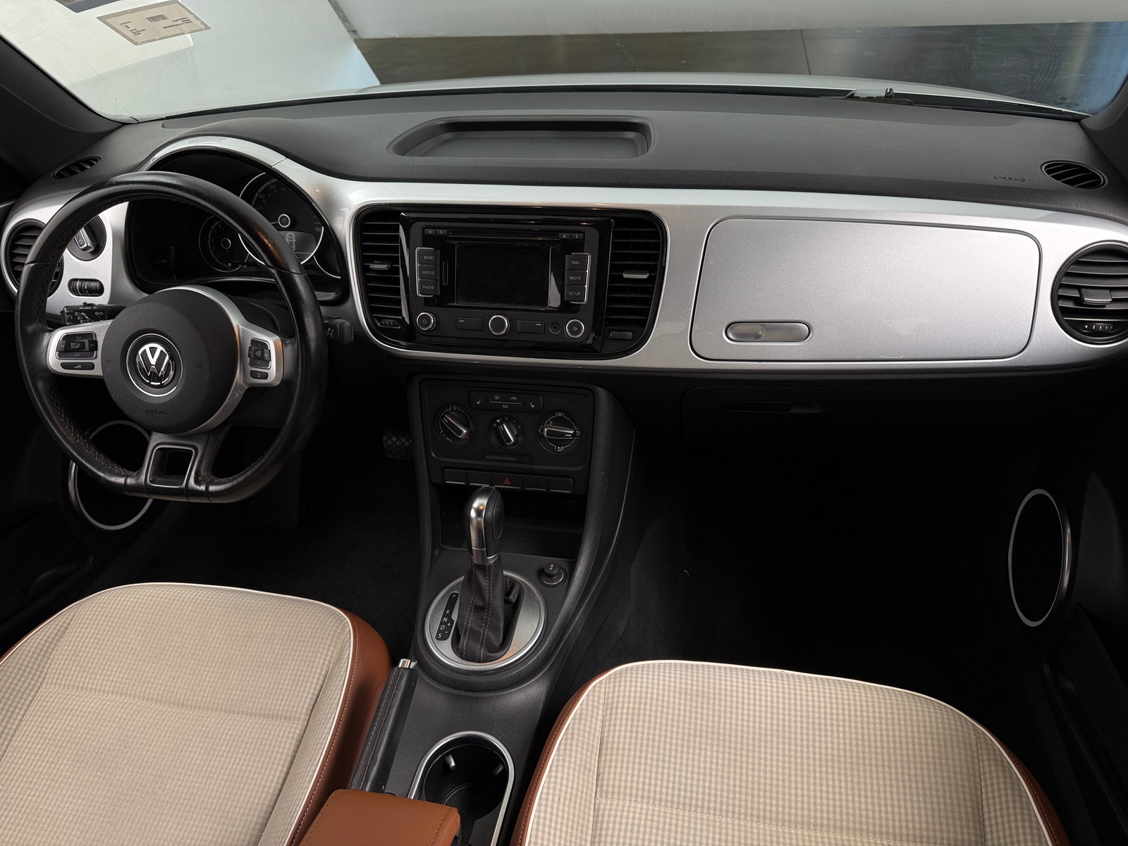 Thumbnail: 2015 Volkswagen Beetle - 3