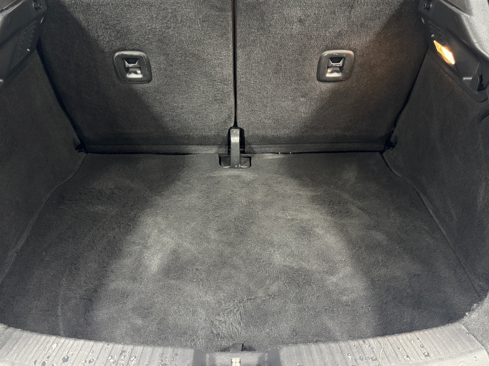 Thumbnail: 2015 Volkswagen Beetle - 7