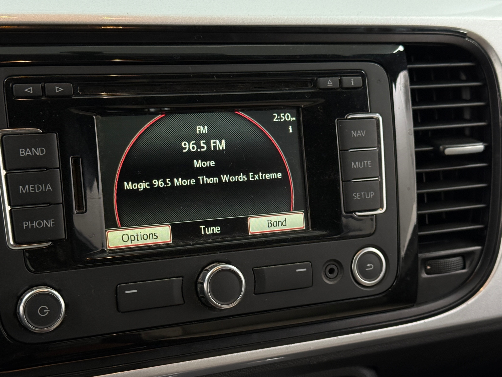 Thumbnail: 2015 Volkswagen Beetle - 4