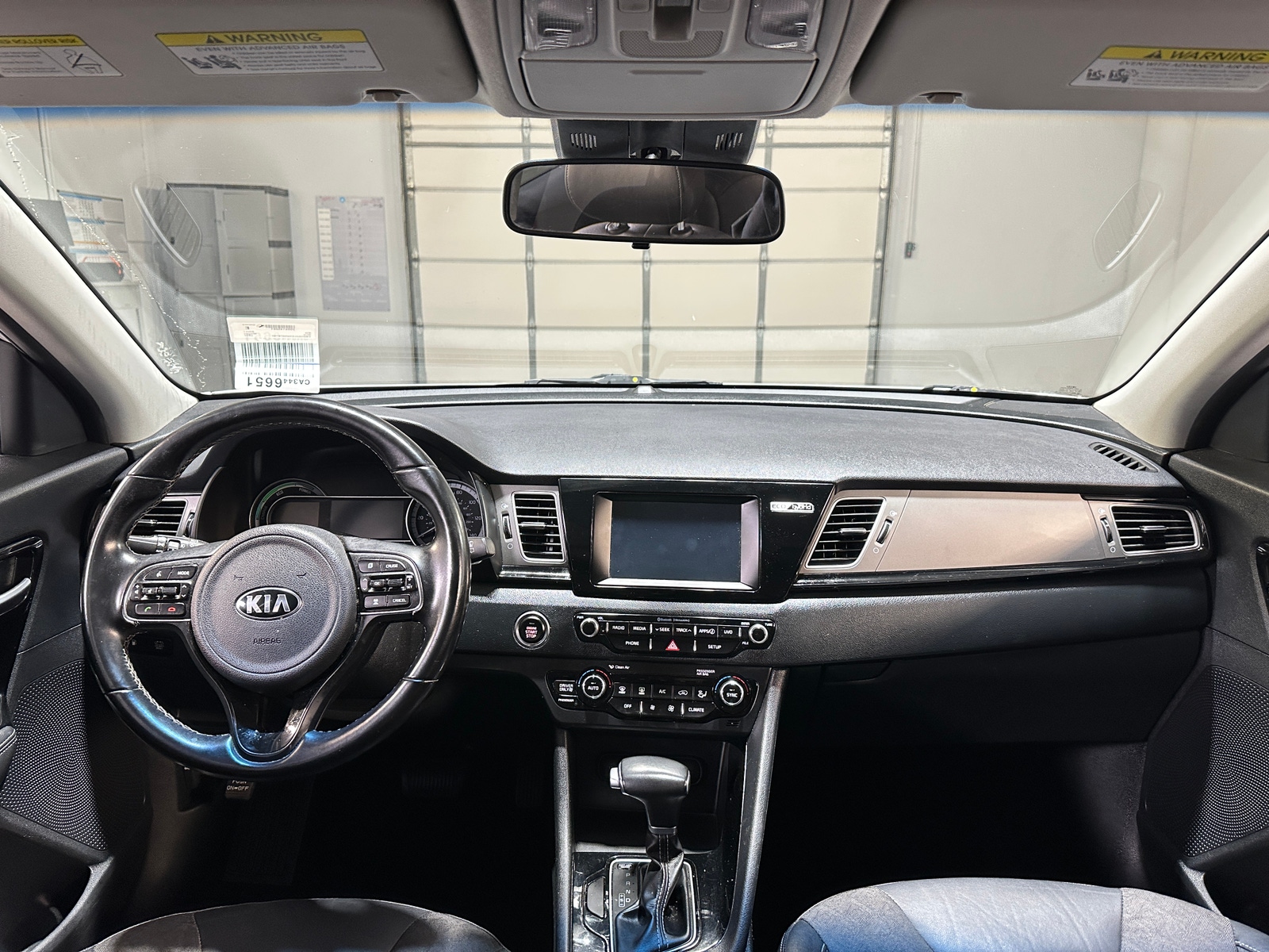 Thumbnail: 2017 Kia Niro - 3