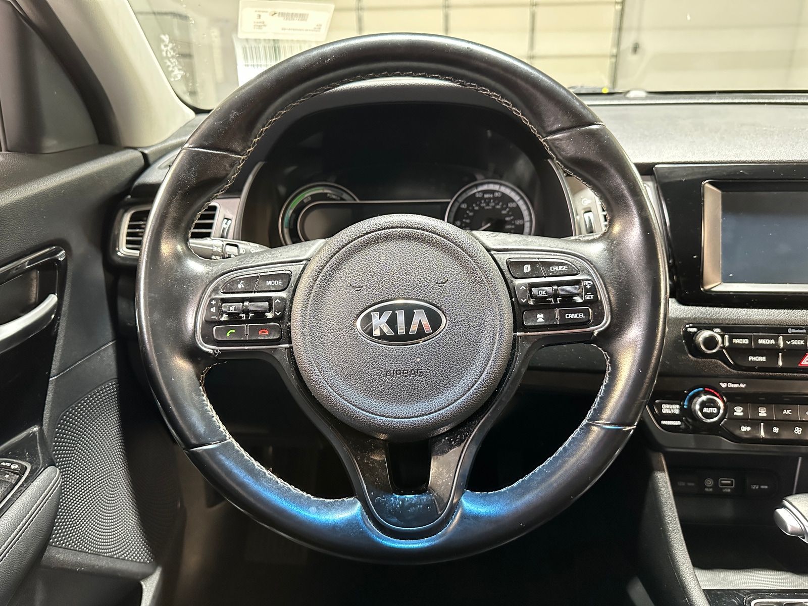 Thumbnail: 2017 Kia Niro - 5