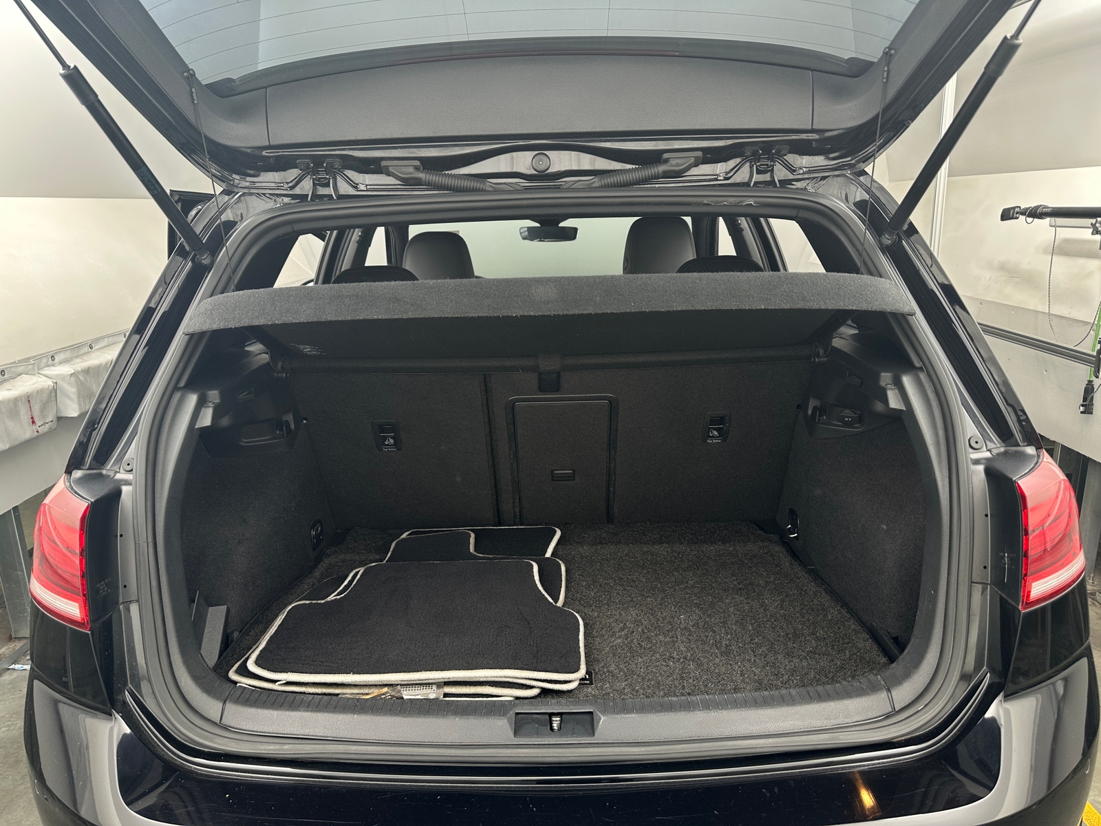 Thumbnail: 2018 Volkswagen Golf - 6