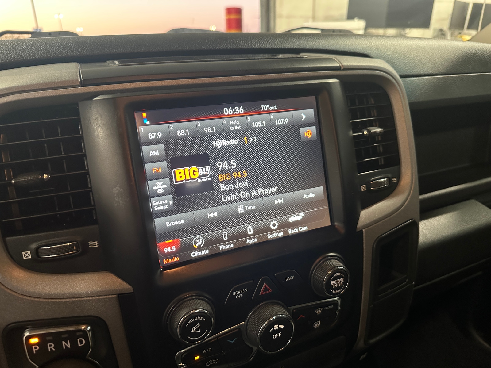 Thumbnail: 2021 RAM 1500 Classic - 4