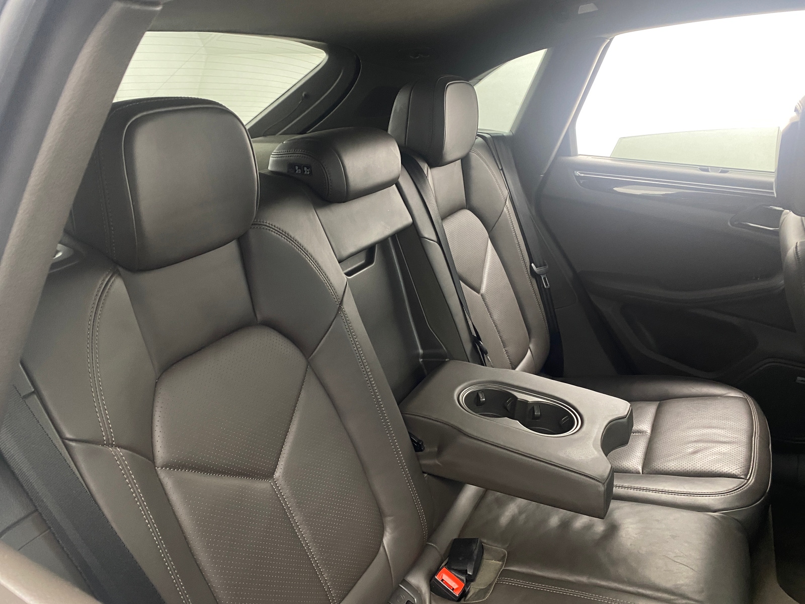 Thumbnail: 2017 Porsche Macan - 5