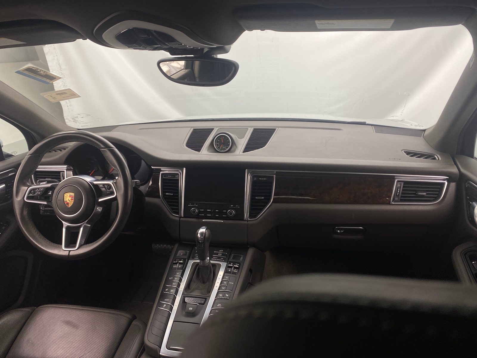 Thumbnail: 2017 Porsche Macan - 2