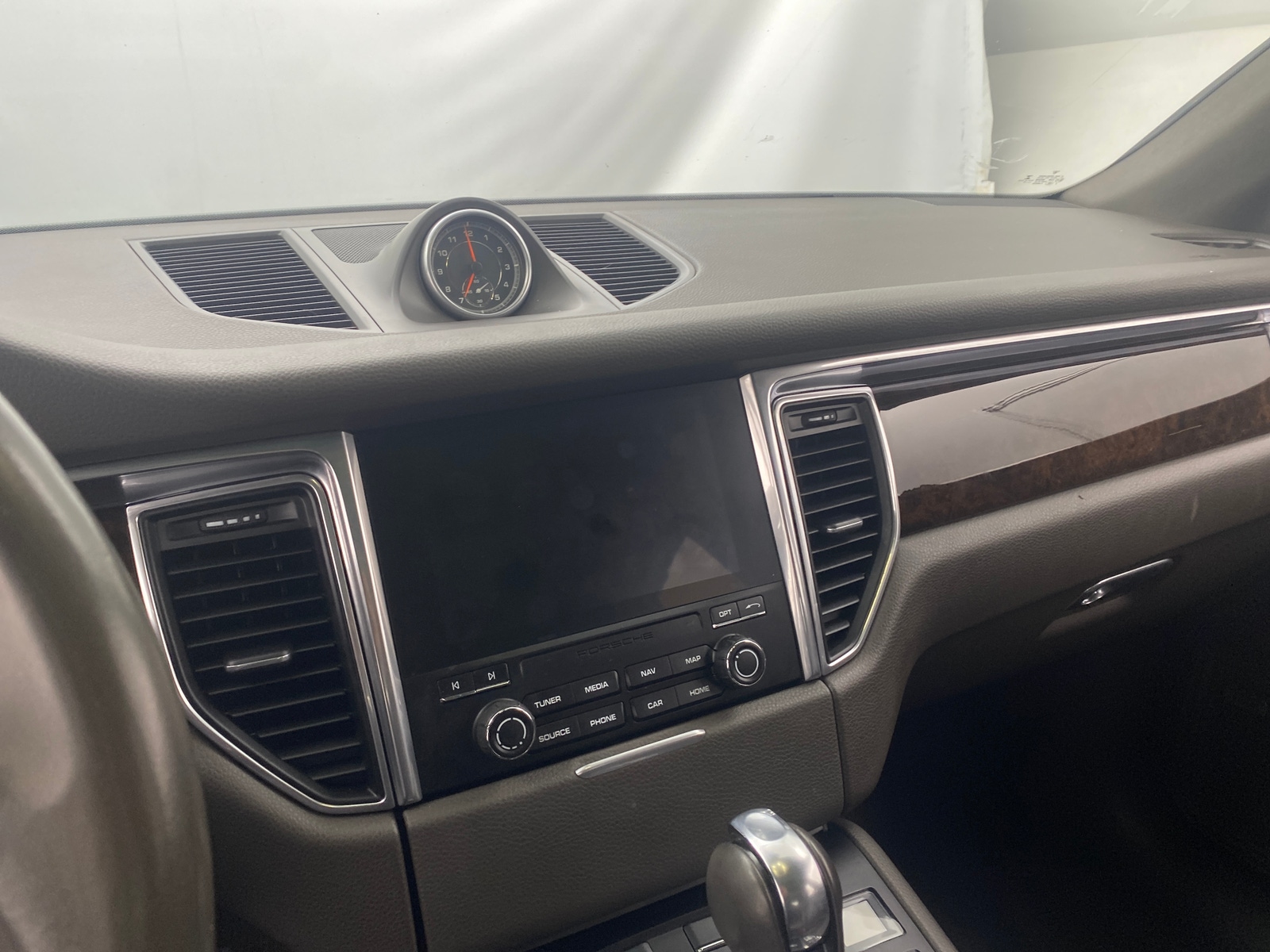 Thumbnail: 2017 Porsche Macan - 3